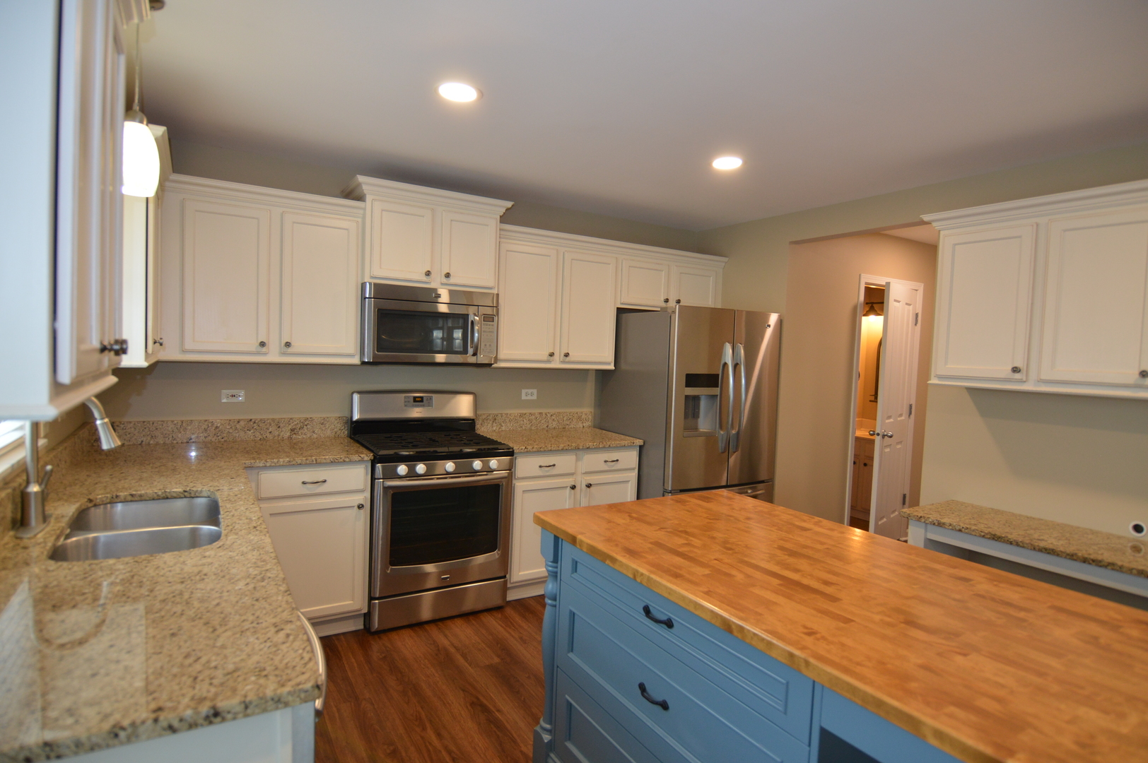 3613 Dorchester Place Property Photo 3