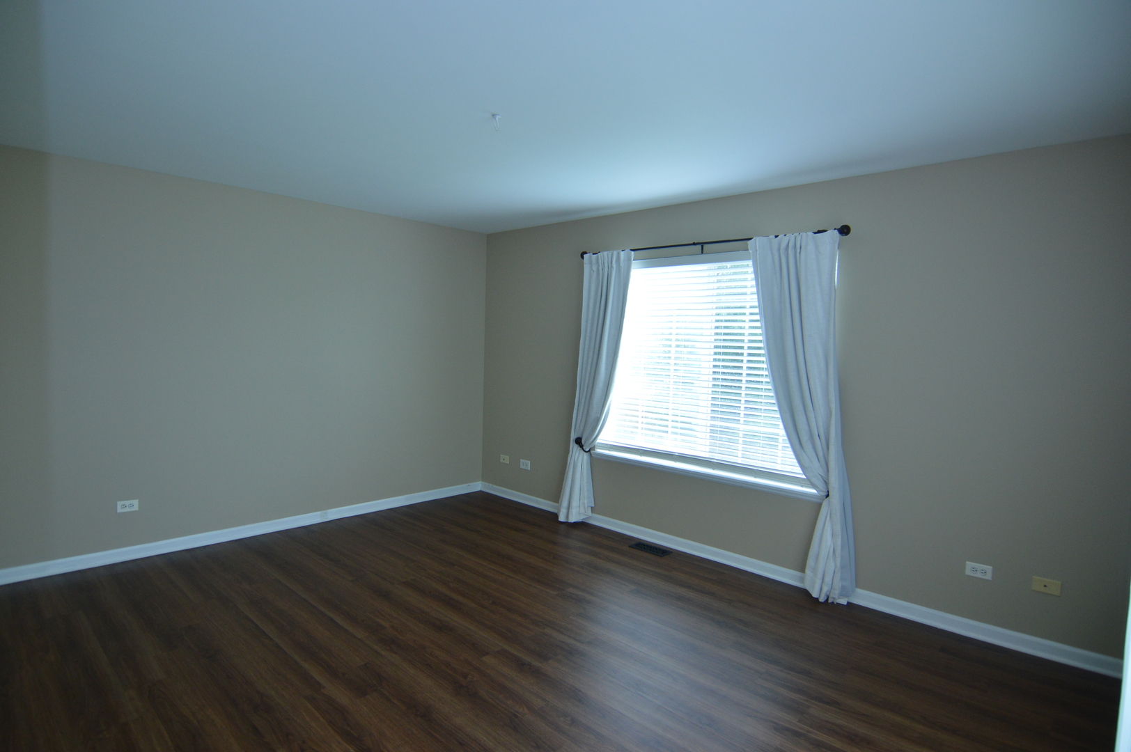 3613 Dorchester Place Property Photo 5