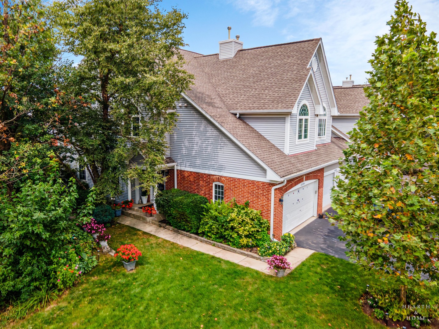 1024 N Earls Court Property Photo 1