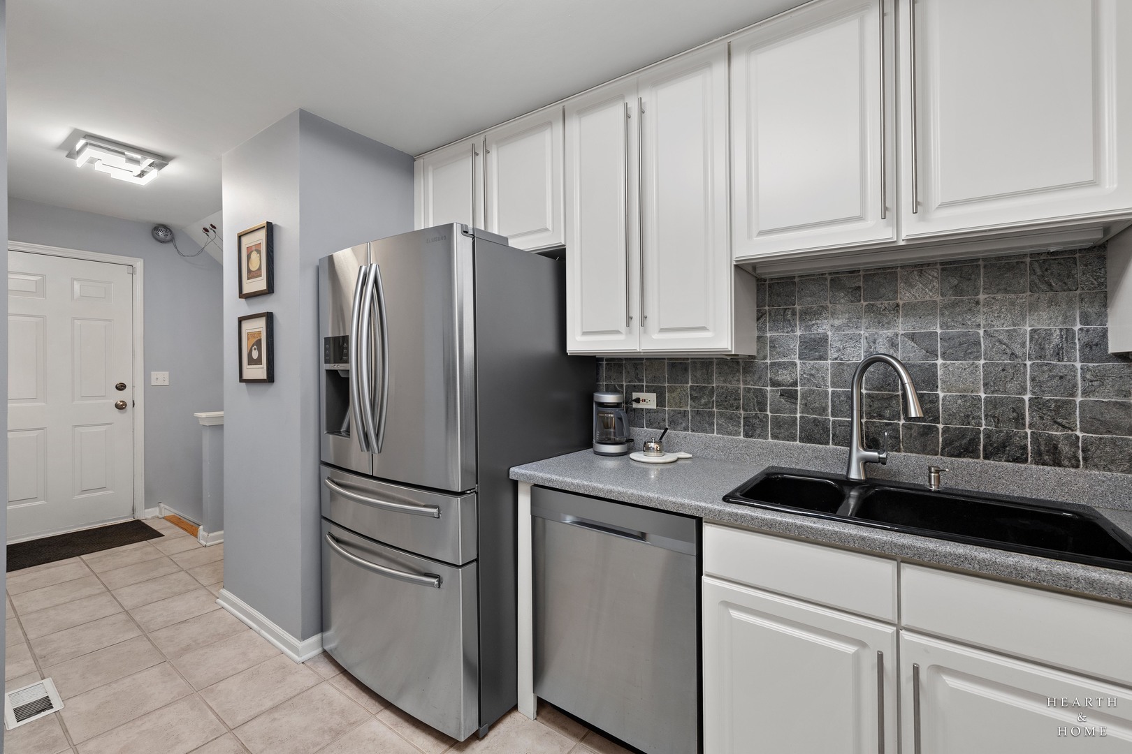 1024 N Earls Court Property Photo 10