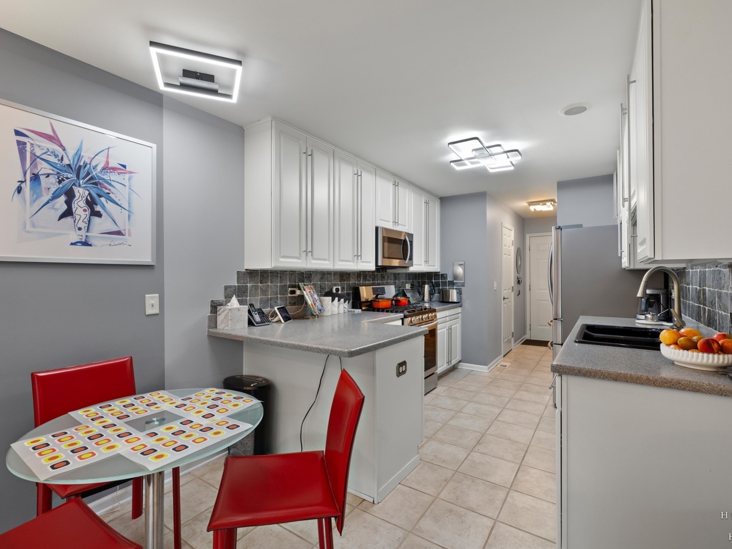 1024 N Earls Court Property Photo 12