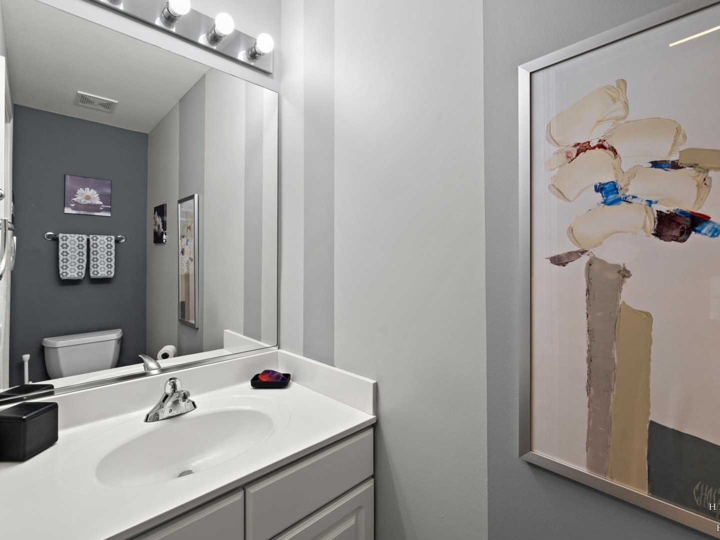 1024 N Earls Court Property Photo 16