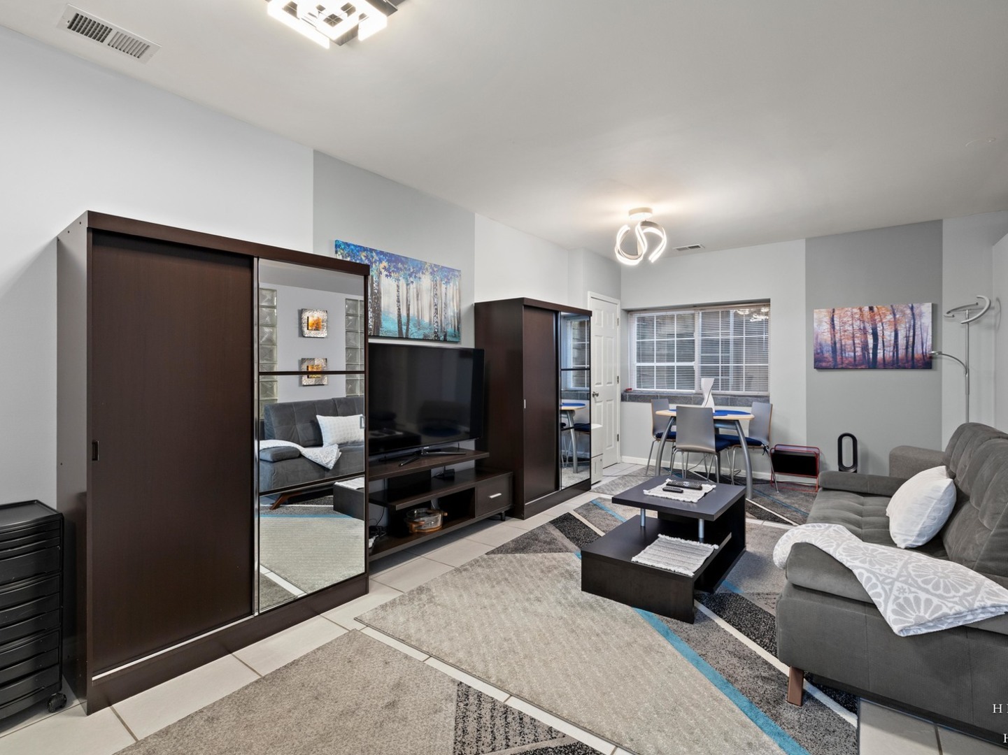 1024 N Earls Court Property Photo 31