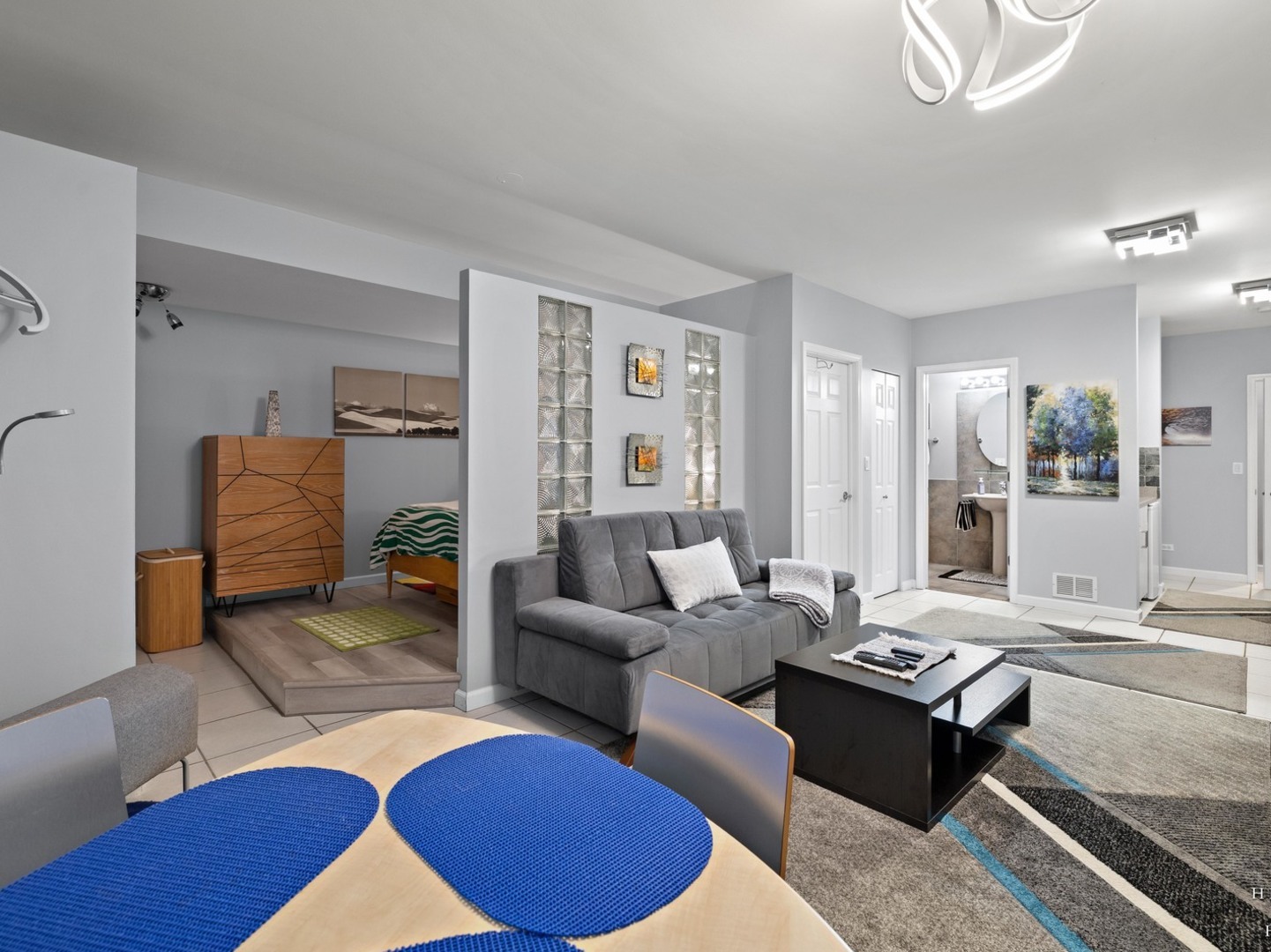 1024 N Earls Court Property Photo 32