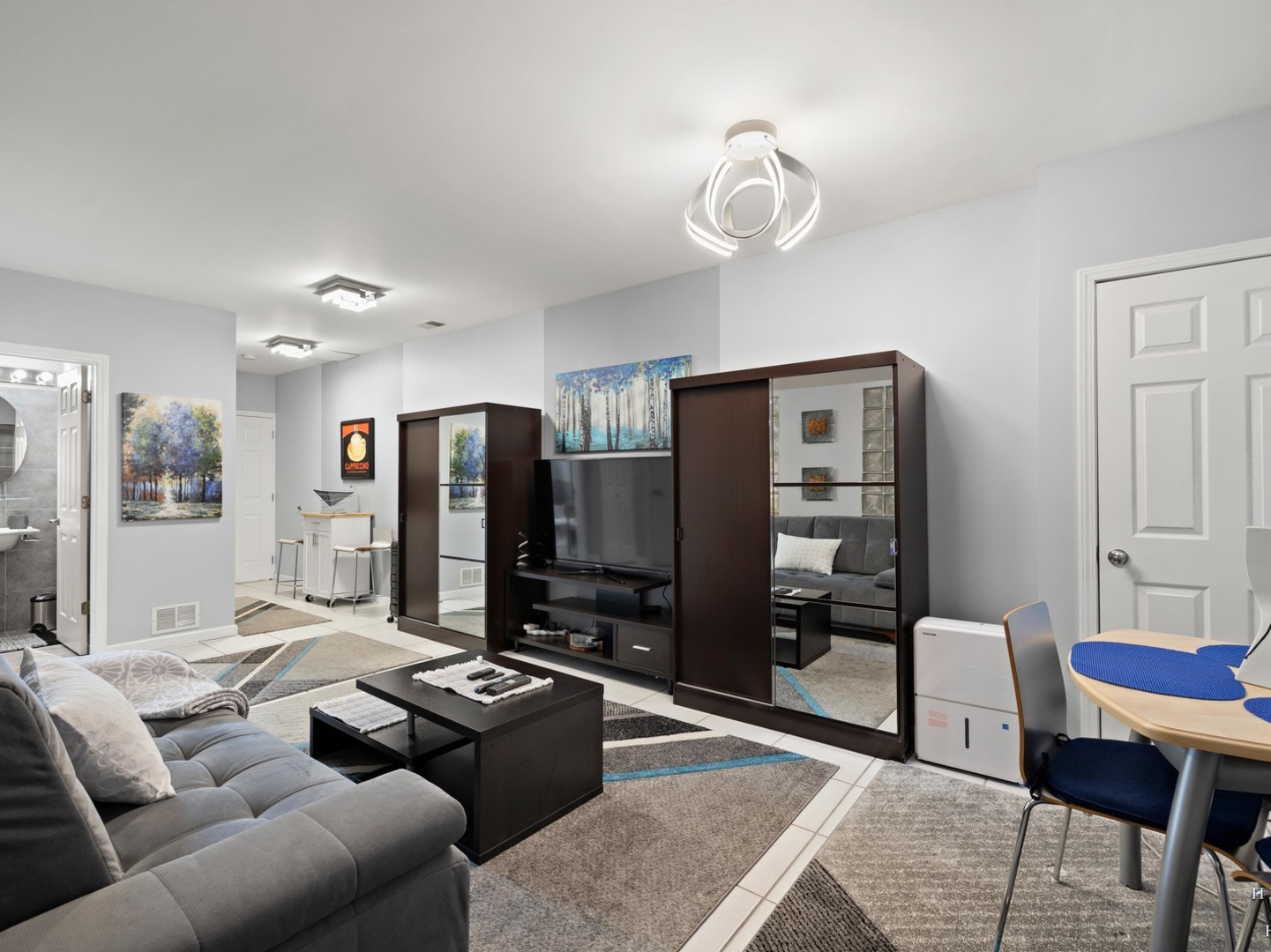 1024 N Earls Court Property Photo 33