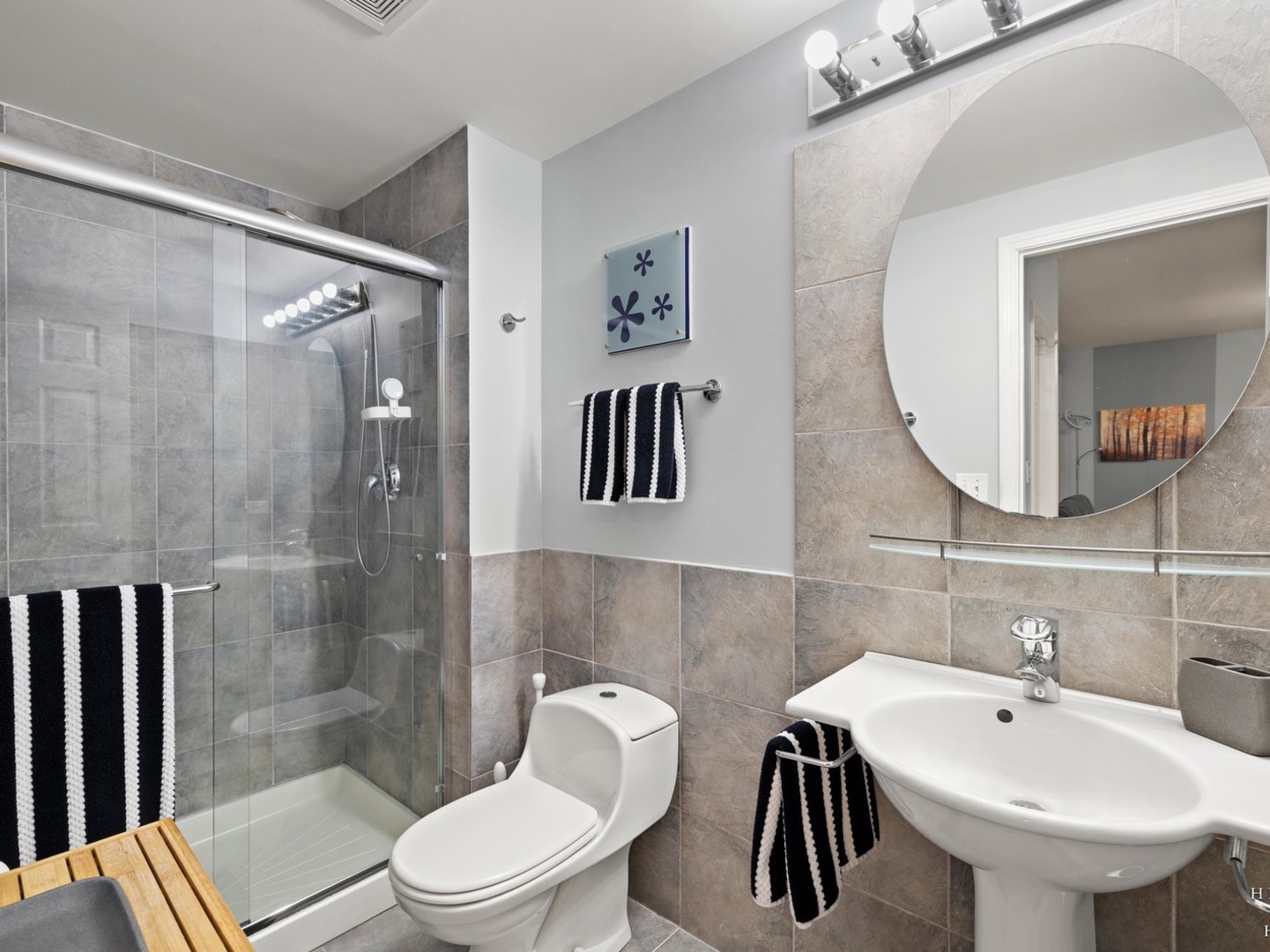 1024 N Earls Court Property Photo 35