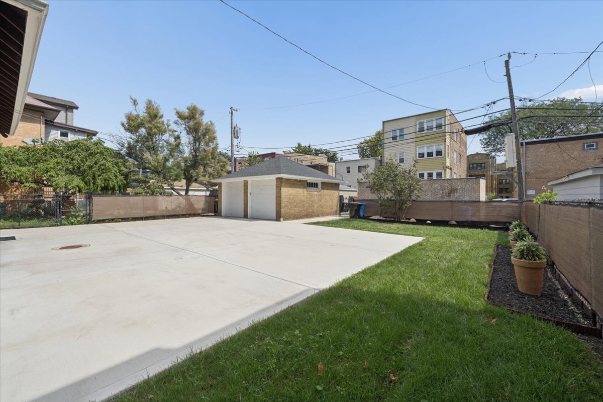 4821 N Harding Avenue Property Photo 34