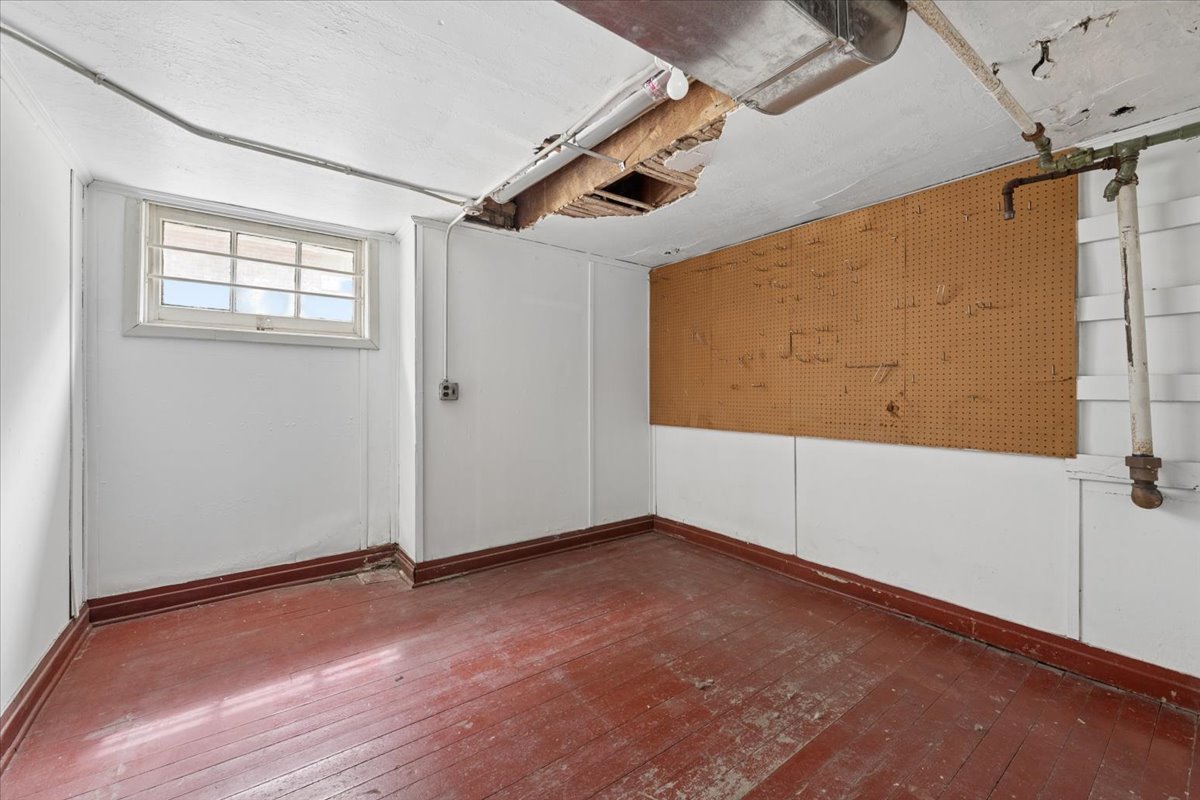 4821 N Harding Avenue Property Photo 38