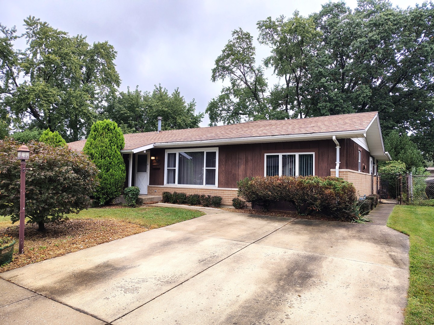 15017 Sunset Avenue Property Photo 2