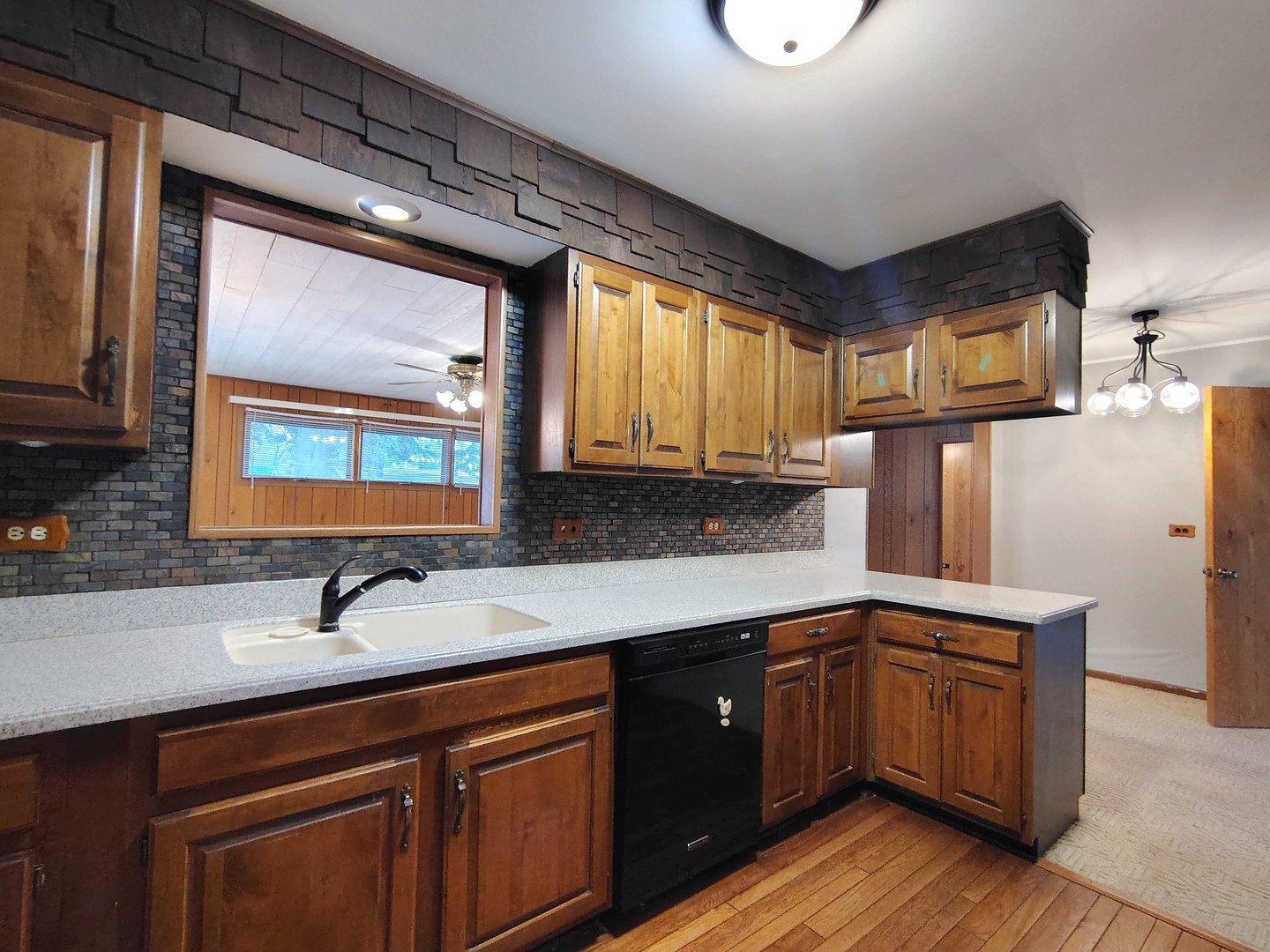 15017 Sunset Avenue Property Photo 9