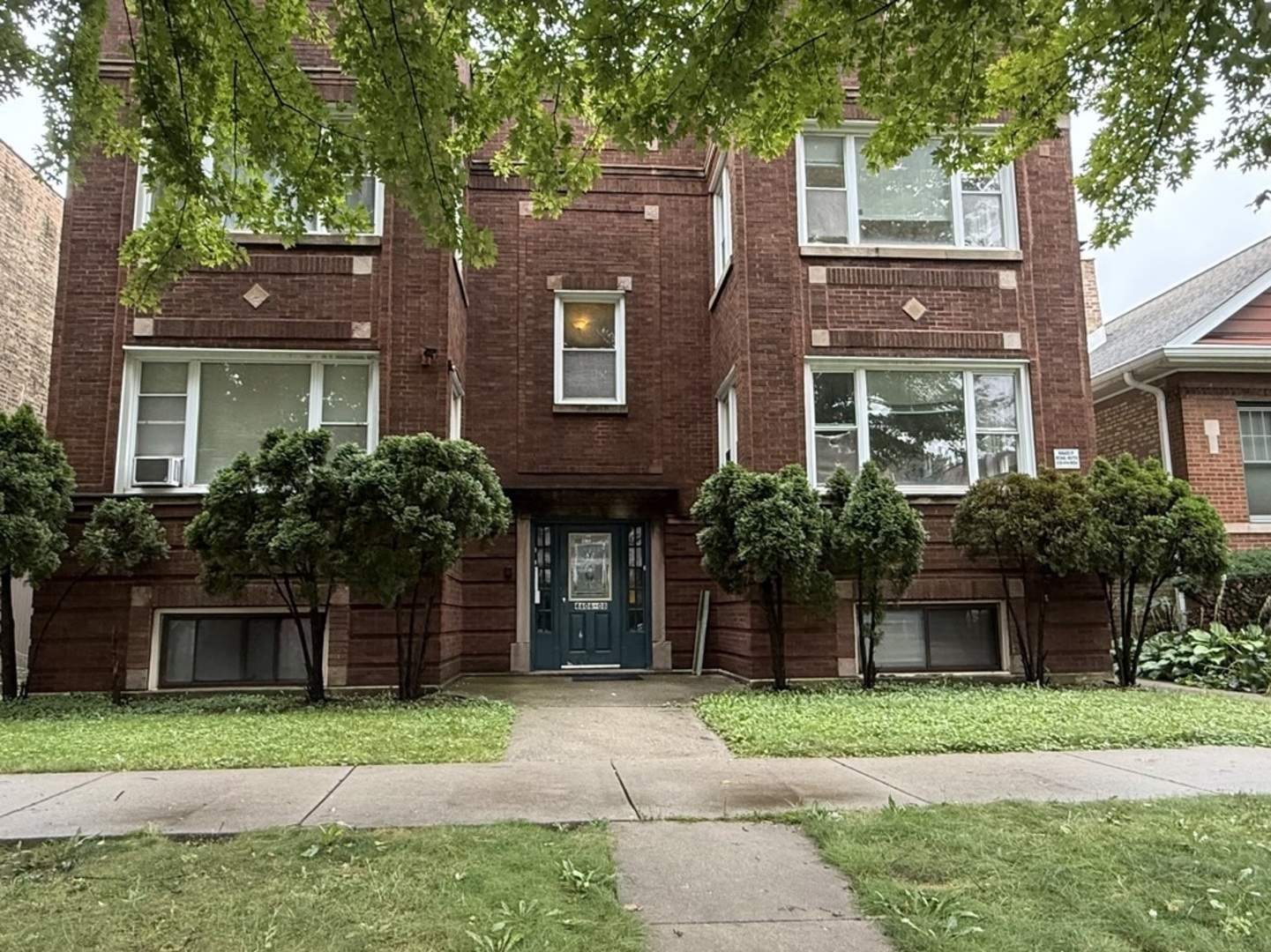 4608 N Kenton Avenue 2 Property Photo 1