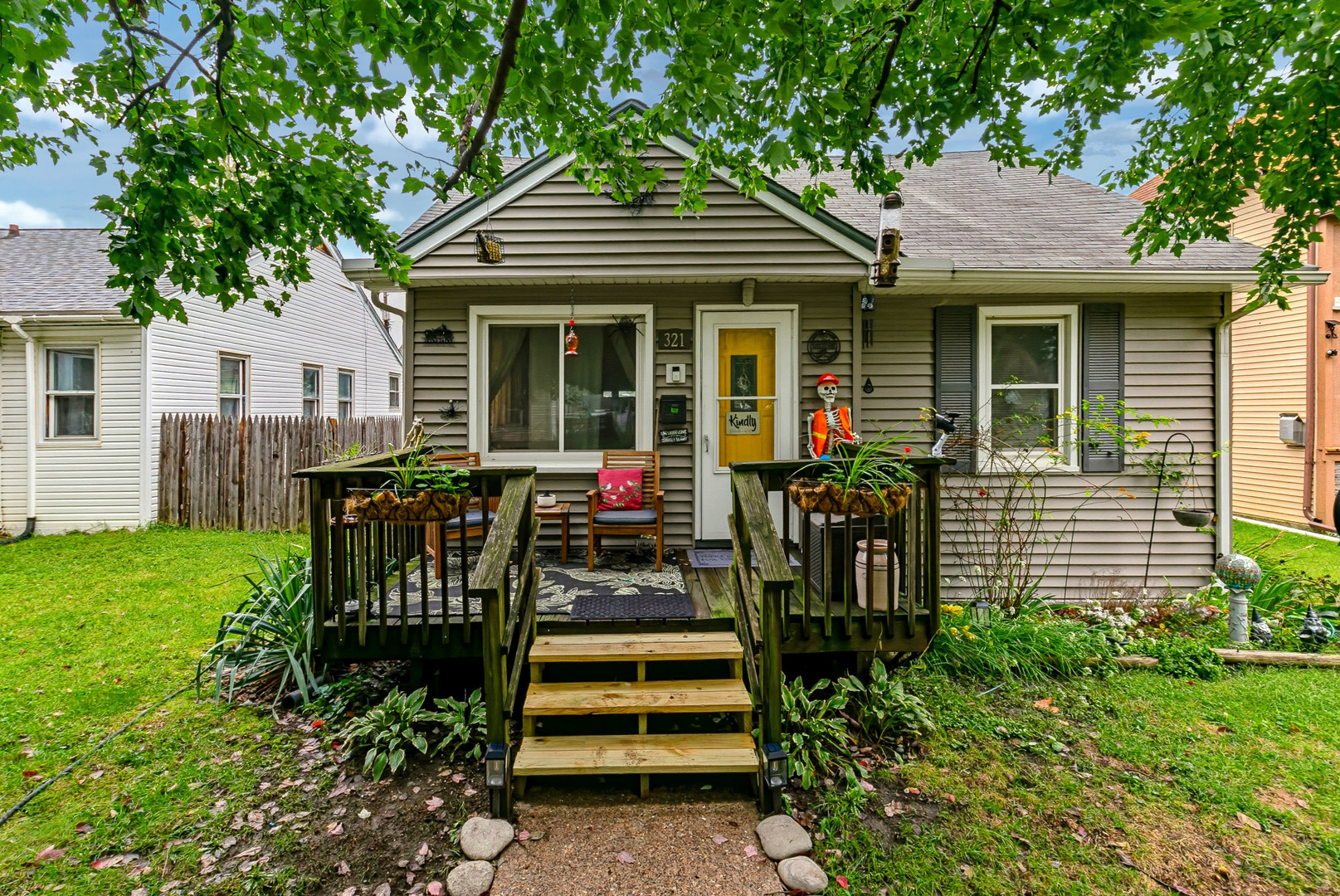 321 S Thornwood Avenue Property Photo 3