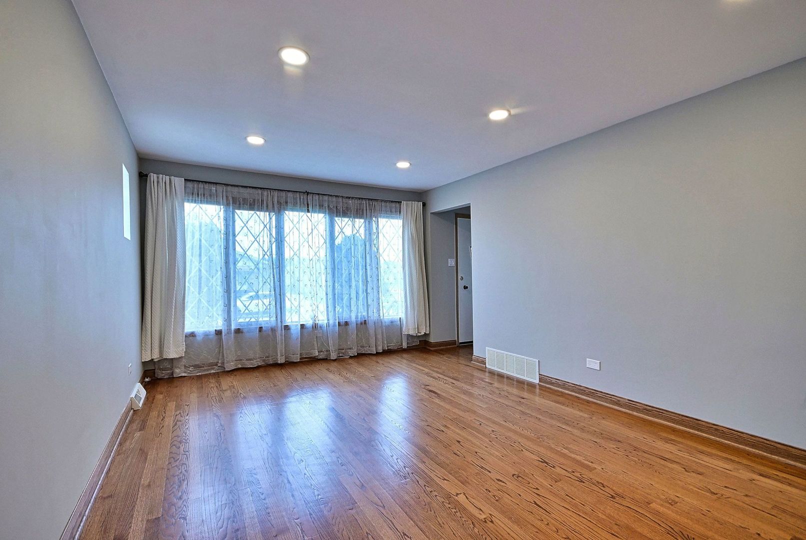 4704 N Newland Avenue Property Photo 14