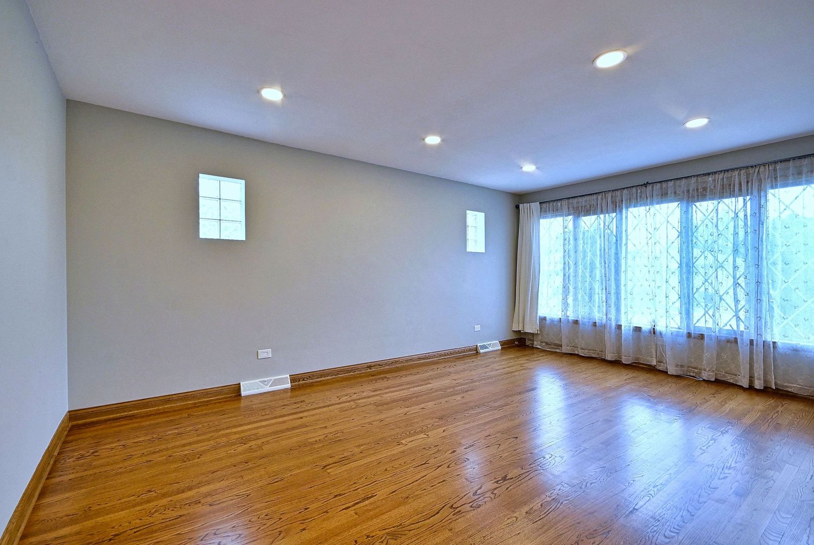 4704 N Newland Avenue Property Photo 15