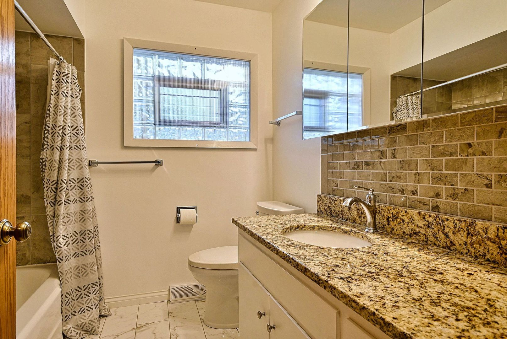 4704 N Newland Avenue Property Photo 17