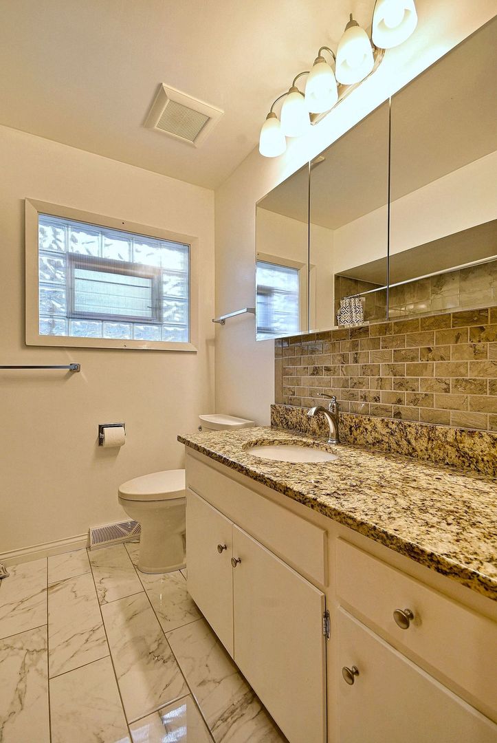 4704 N Newland Avenue Property Photo 18