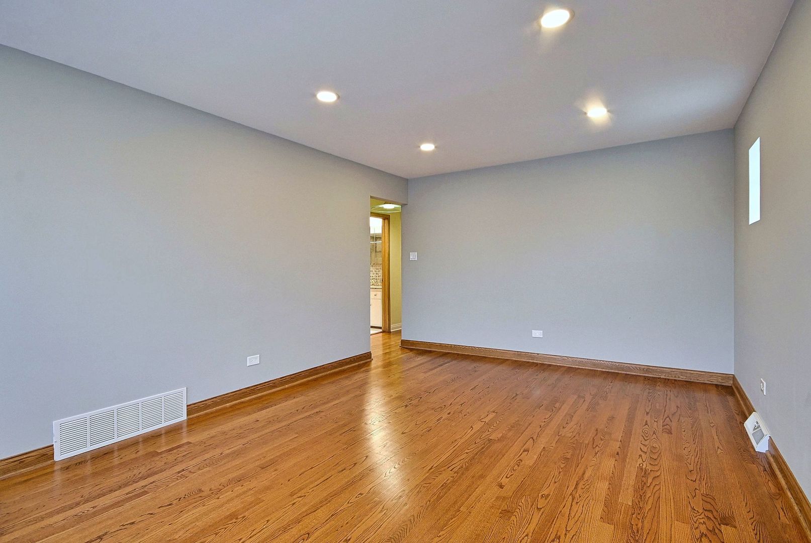 4704 N Newland Avenue Property Photo 22