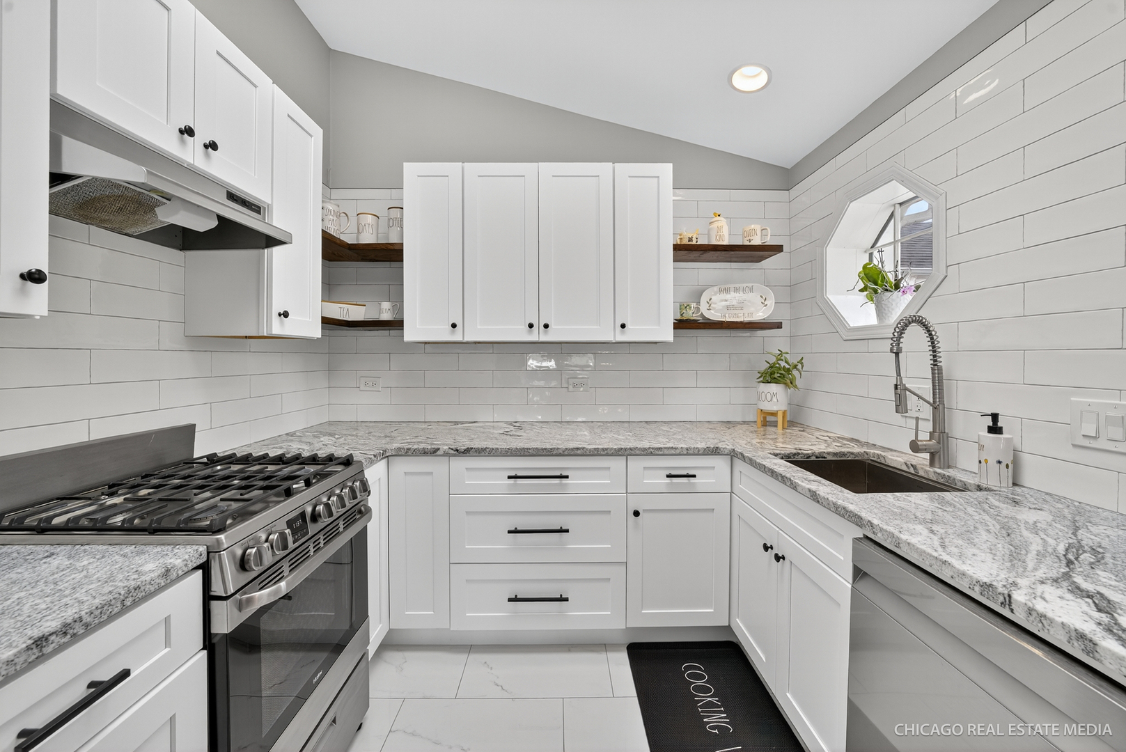 2013 N Coldspring Road Property Photo 4