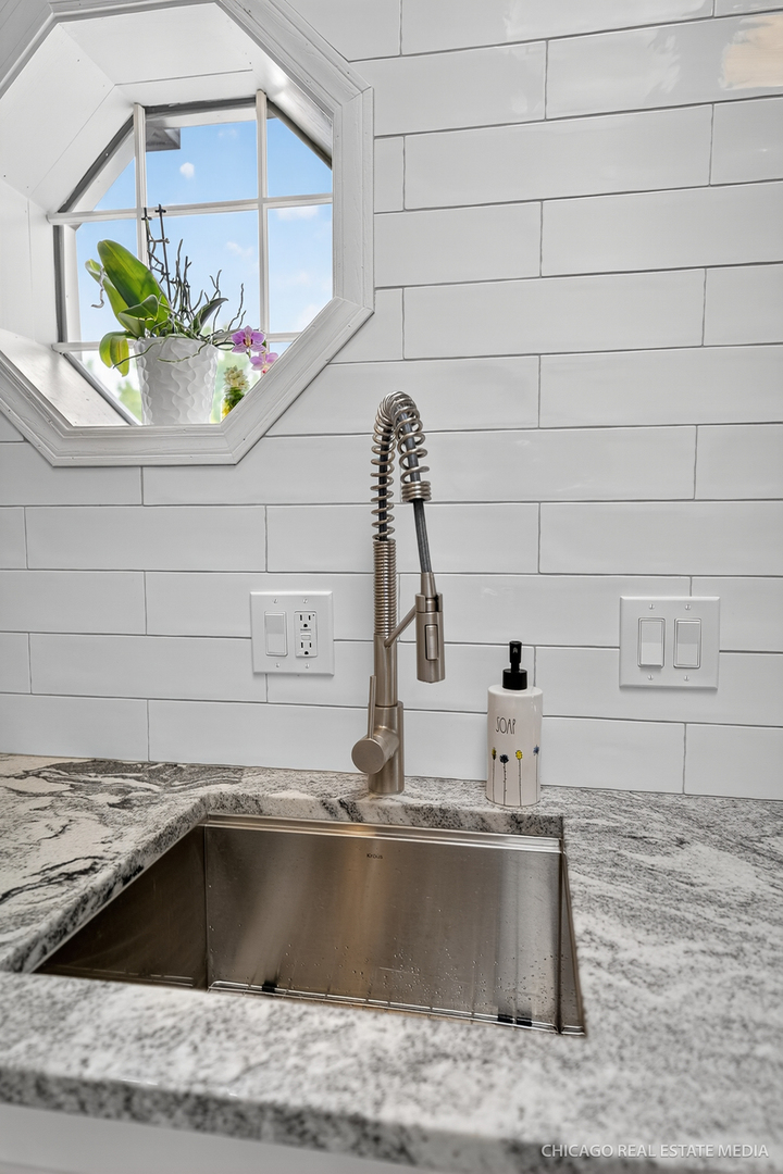 2013 N Coldspring Road Property Photo 9