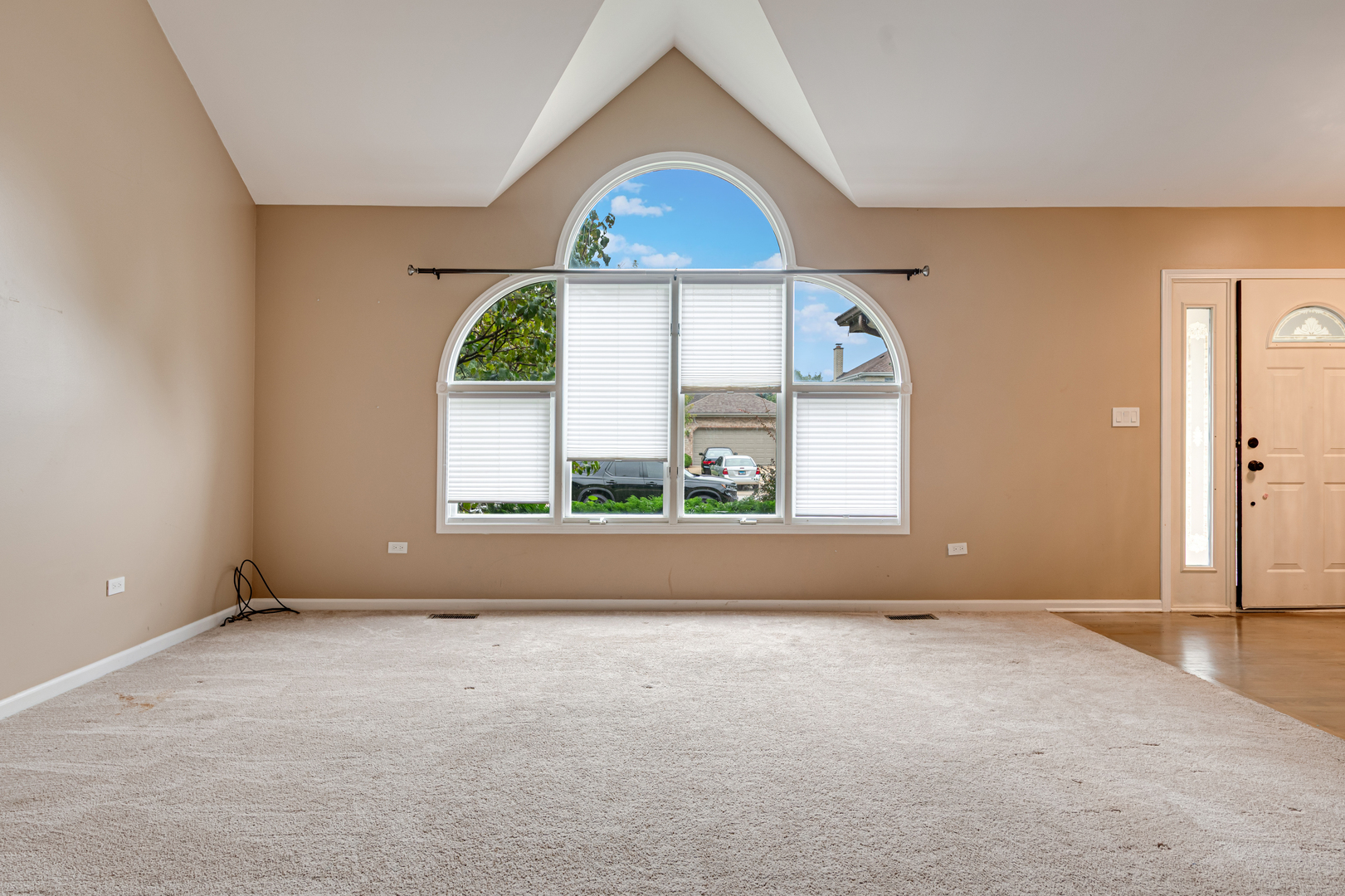 1124 Covington Drive Property Photo 2