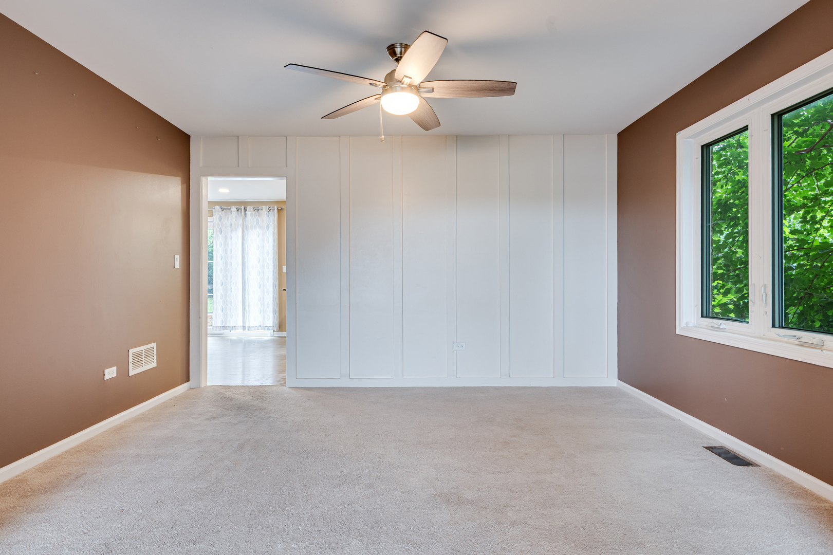 1124 Covington Drive Property Photo 4