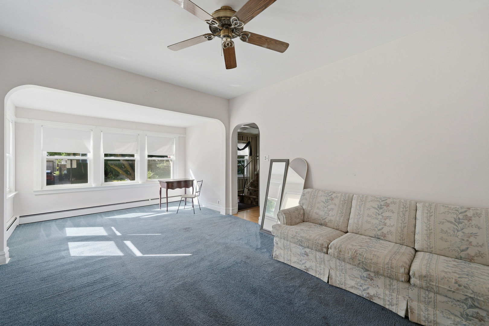 6206 W Grace Street Property Photo 5
