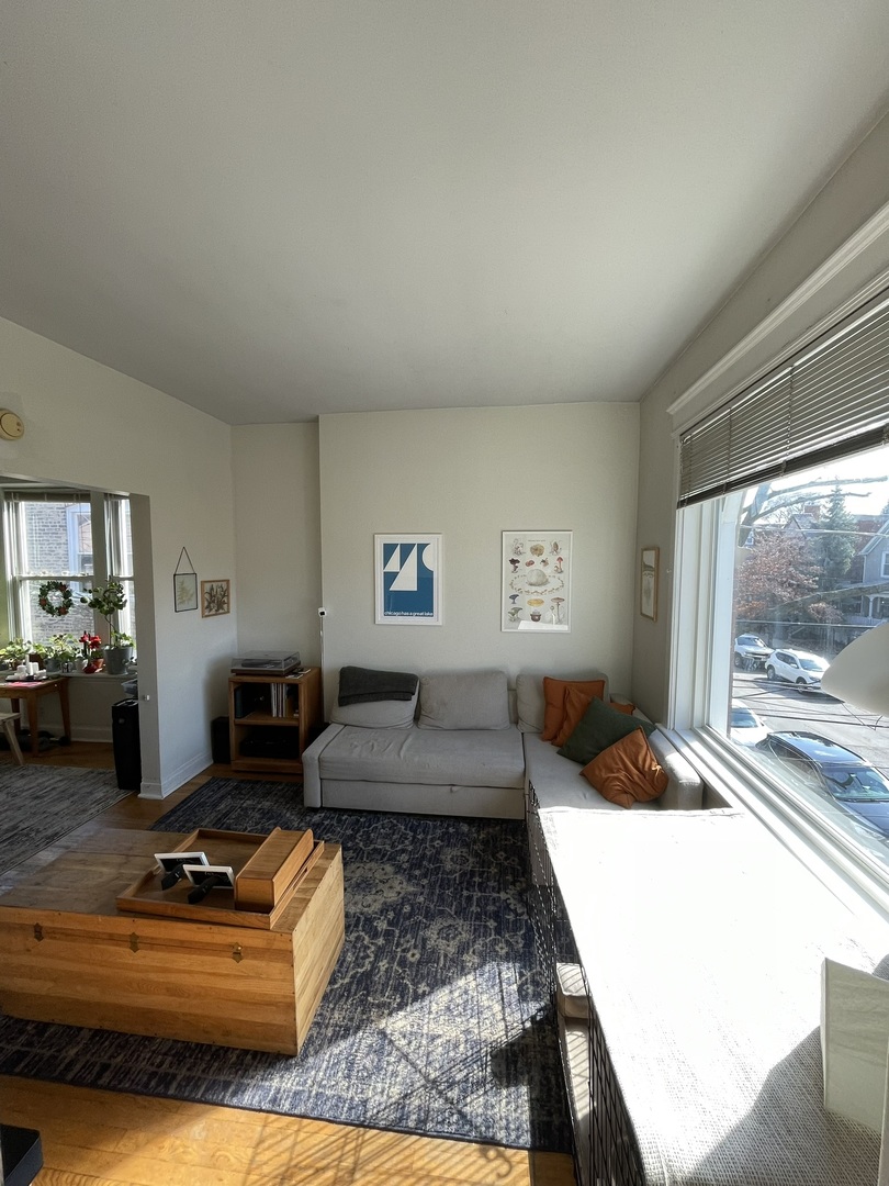 3849 N Marshfield Avenue Property Photo 4