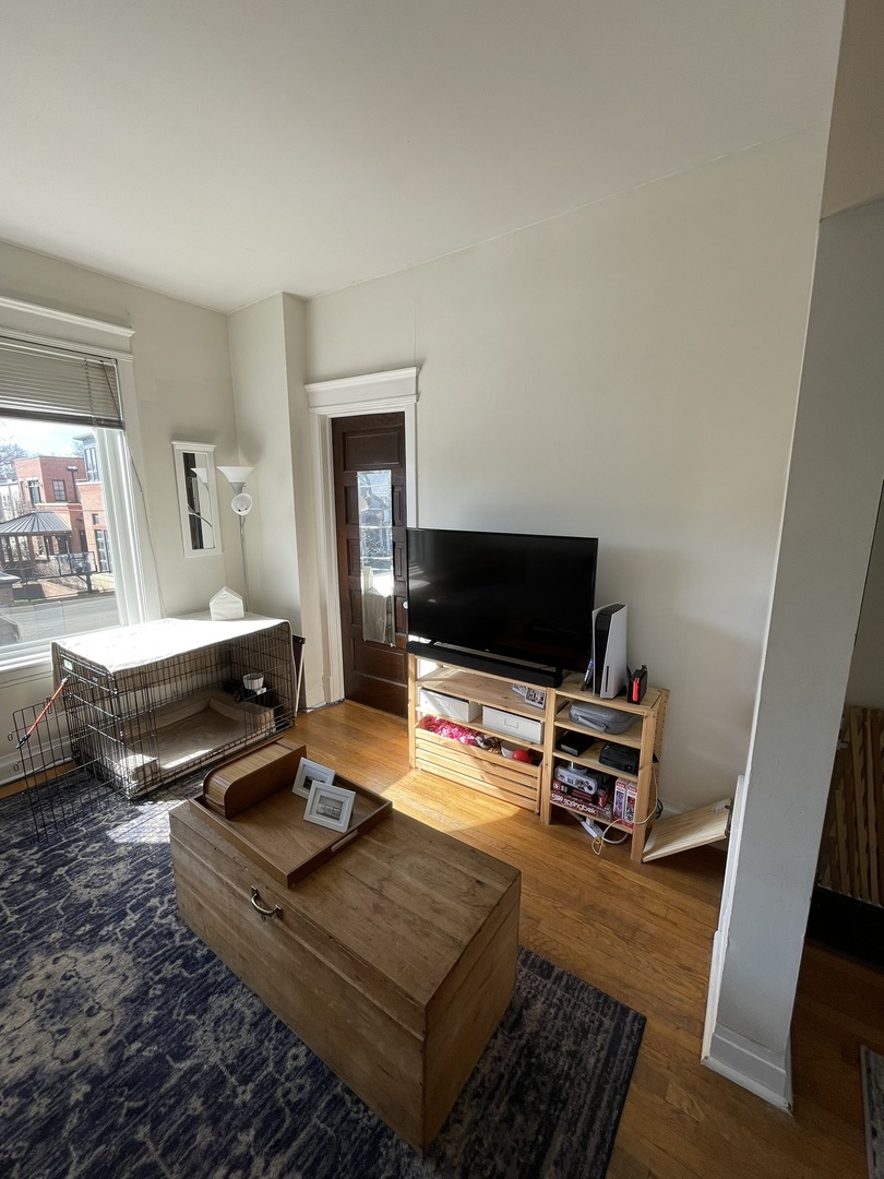 3849 N Marshfield Avenue Property Photo 5