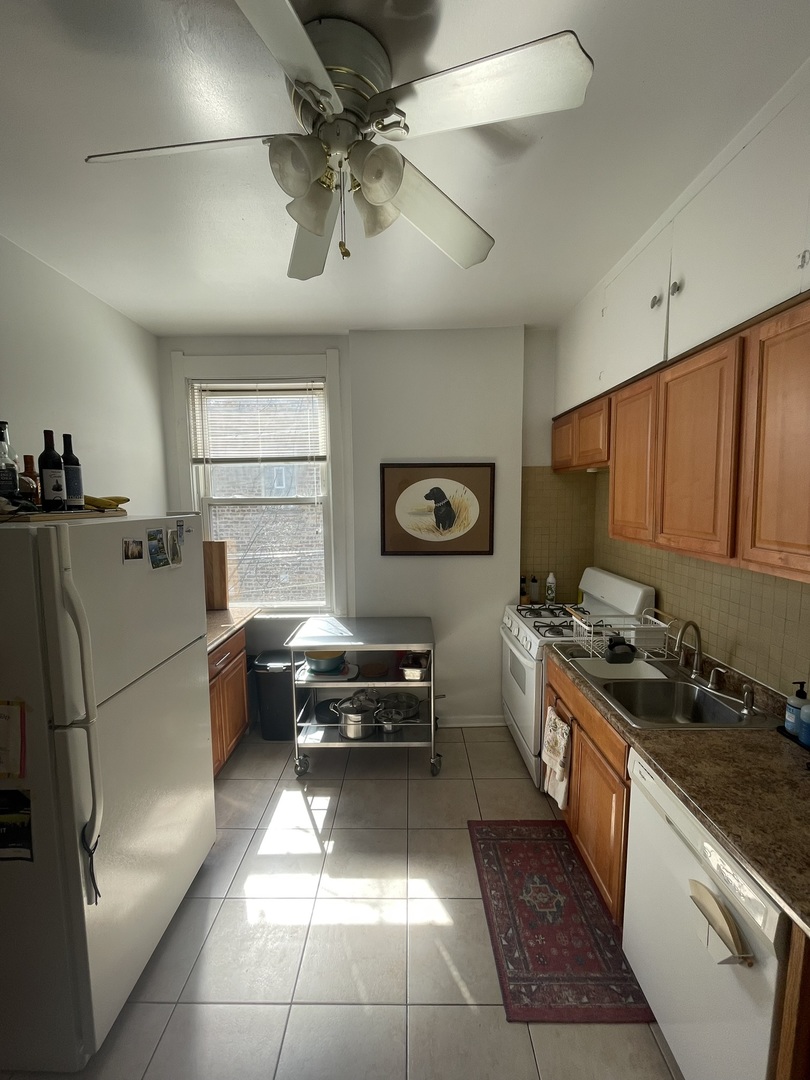 3849 N Marshfield Avenue Property Photo 8