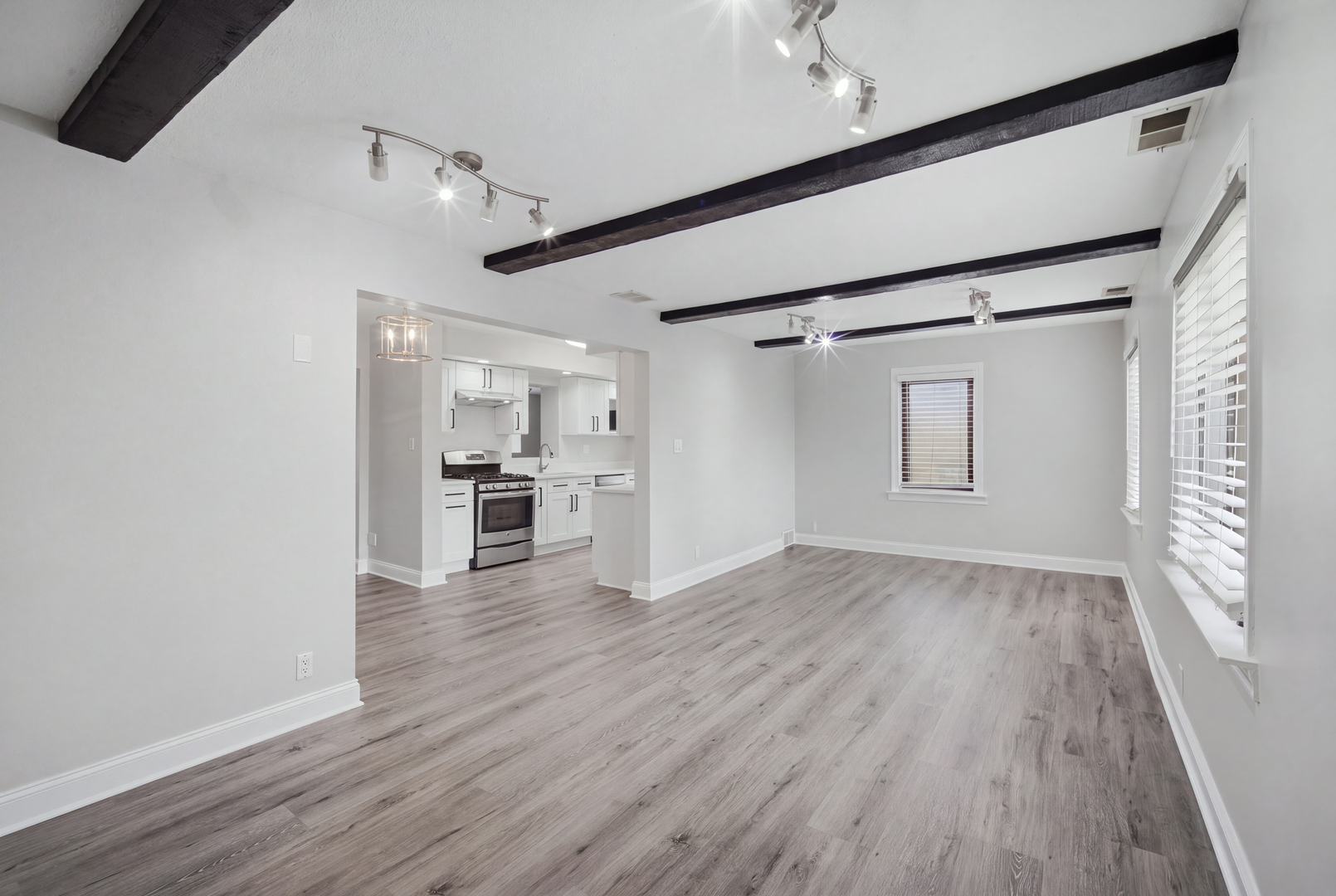 1700 Pratt Street Property Photo 6