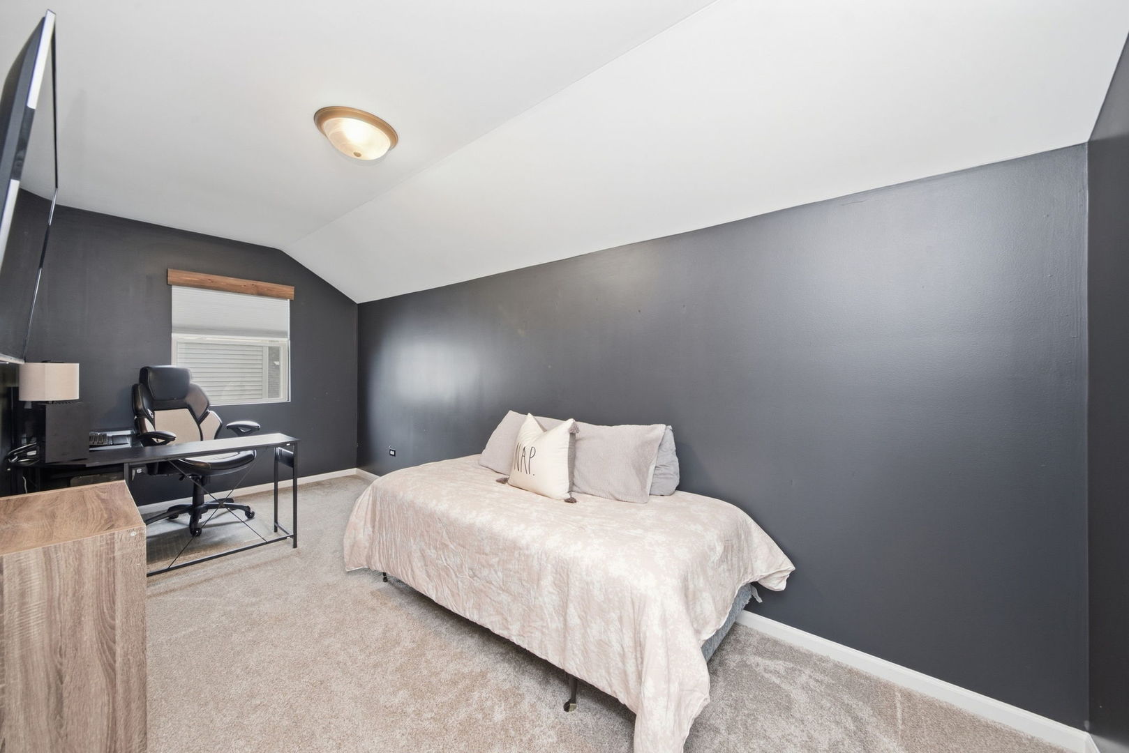 5320 Meadowbrook Street Property Photo 20