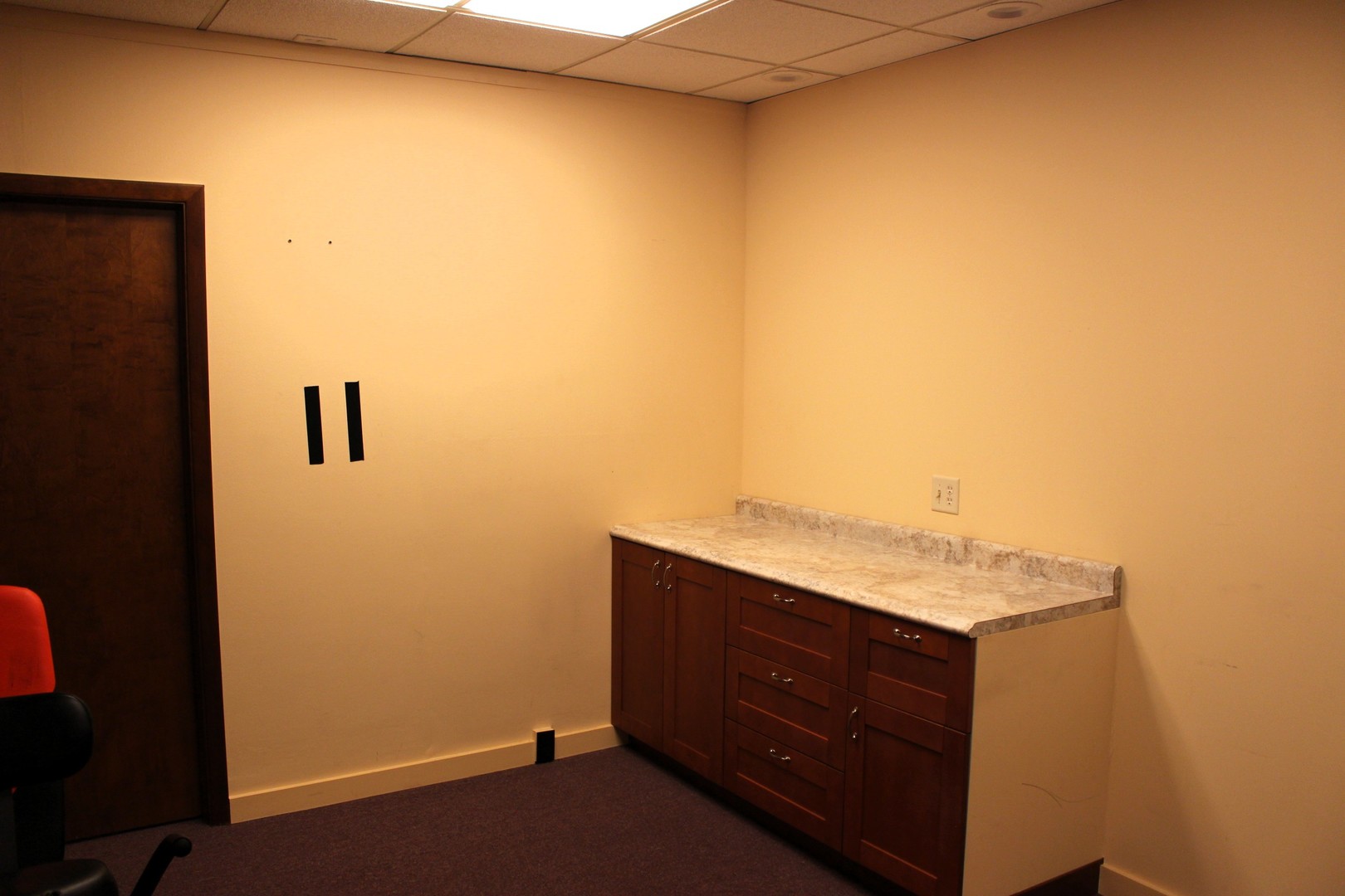 700 N Side Square Property Photo 6