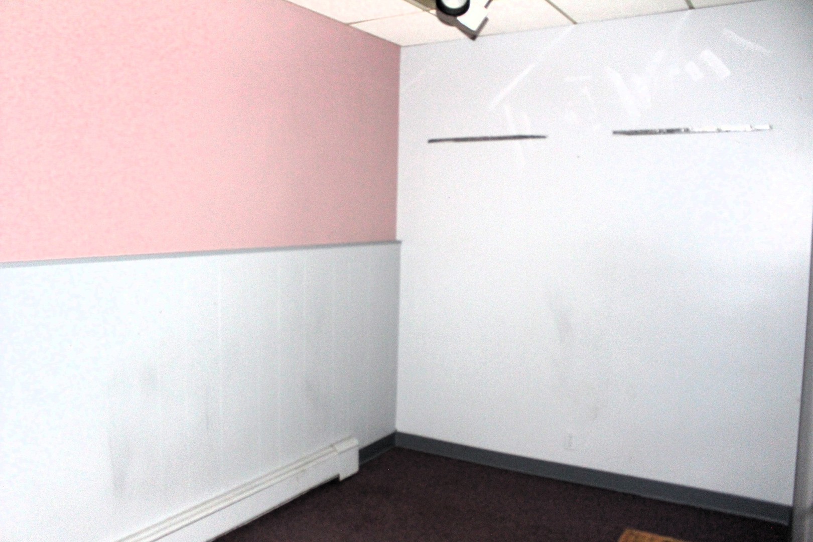 700 N Side Square Property Photo 9