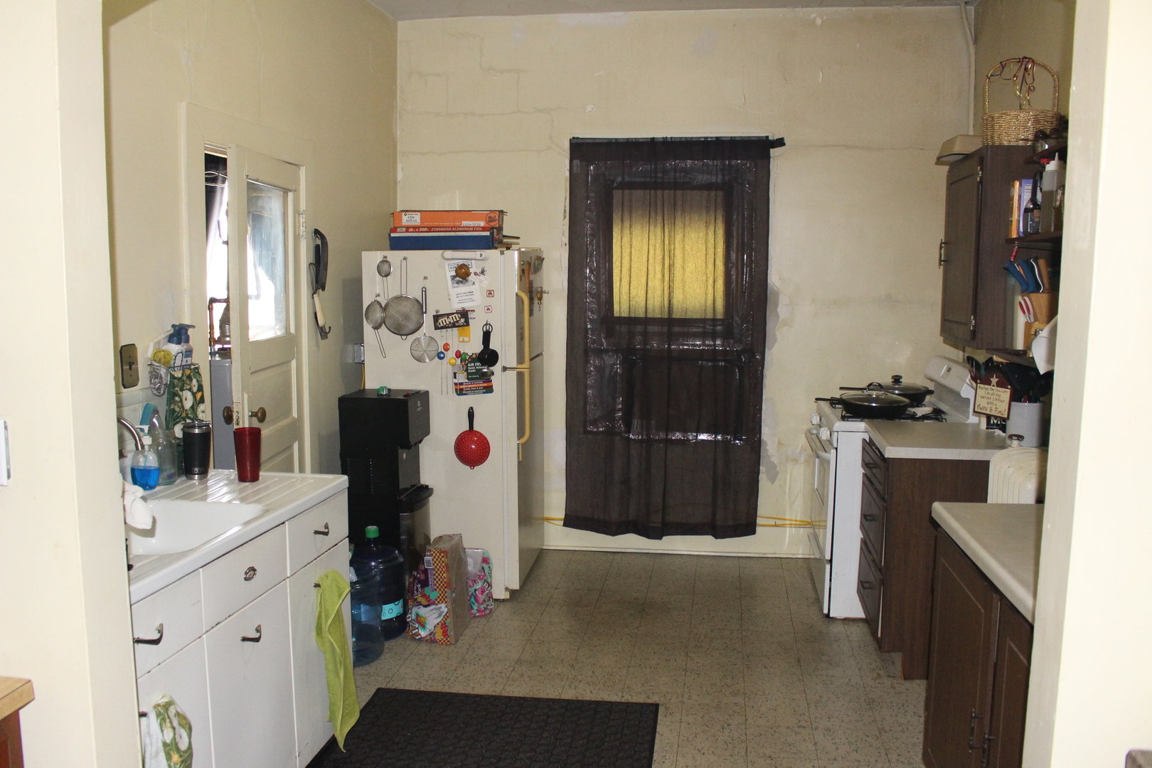 700 N Side Square Property Photo 14