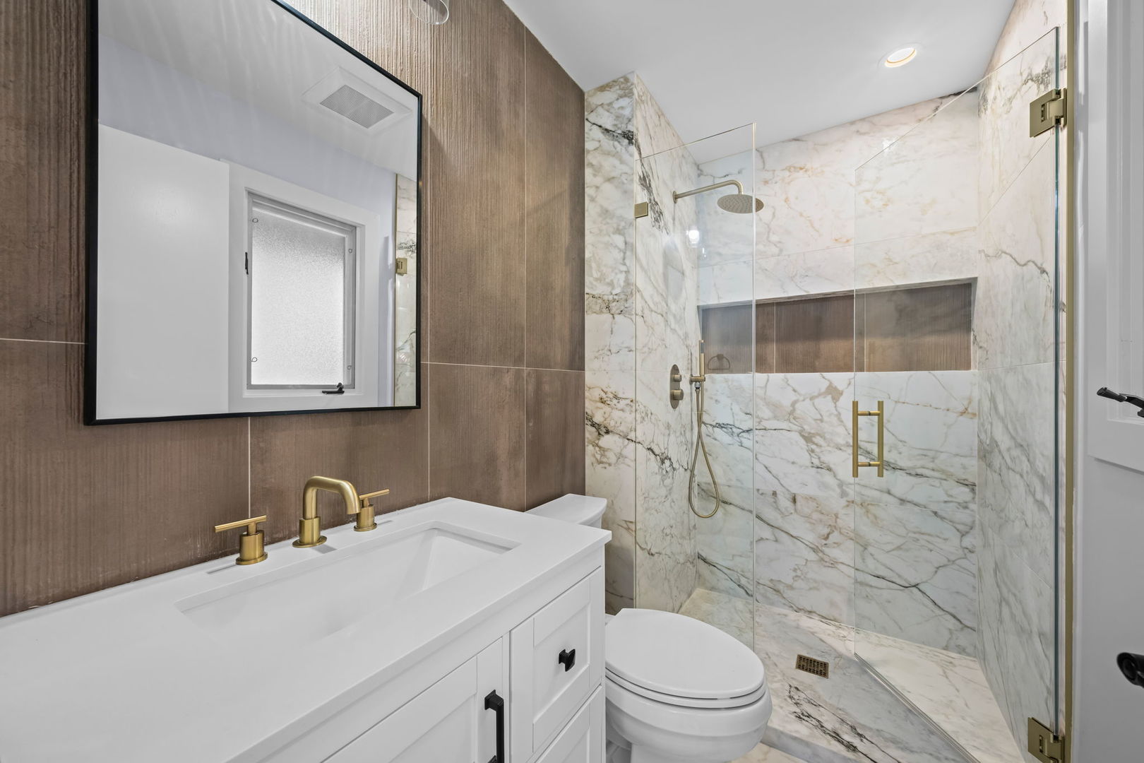 1034 Tamarack Lane Property Photo 9