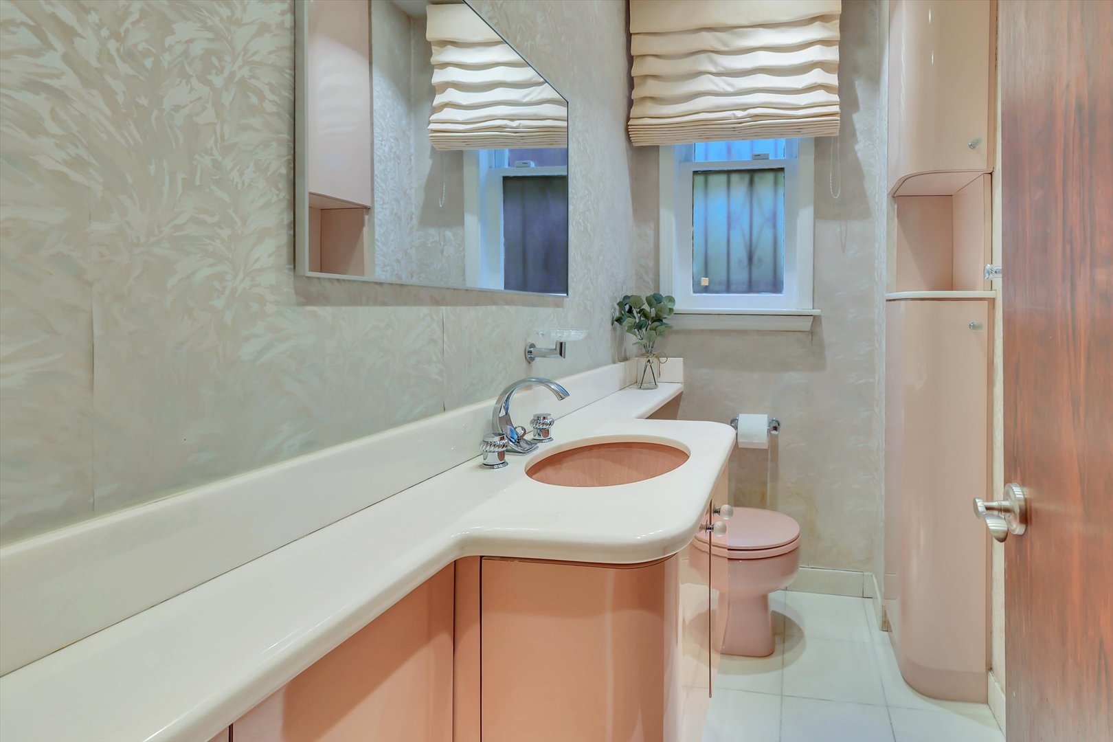 1034 N La Salle Drive Property Photo 20