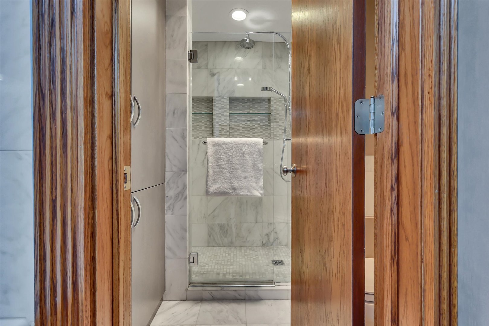 1034 N La Salle Drive Property Photo 32