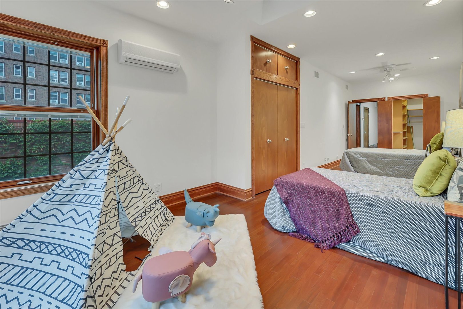 1034 N La Salle Drive Property Photo 34