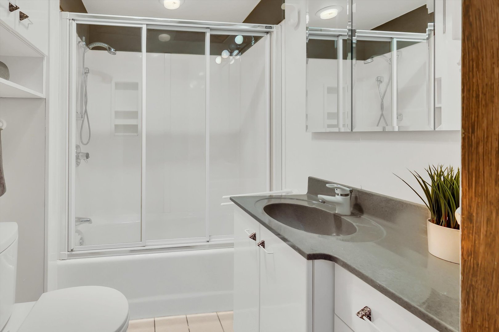 1034 N La Salle Drive Property Photo 36