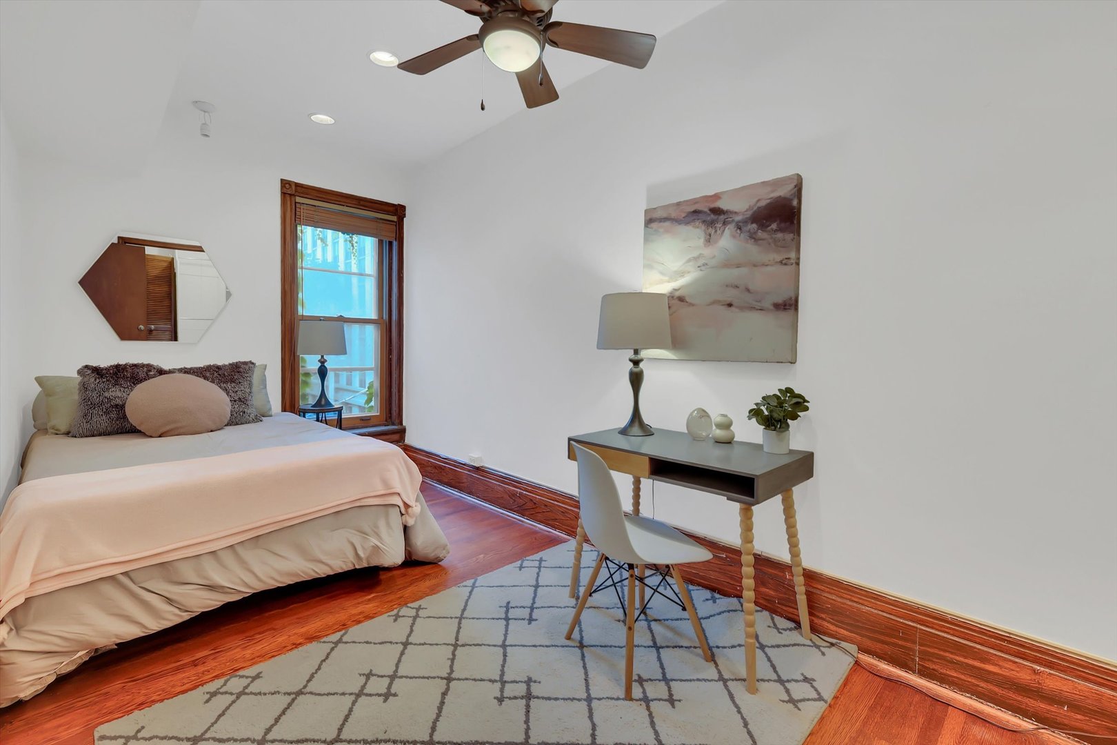 1034 N La Salle Drive Property Photo 37