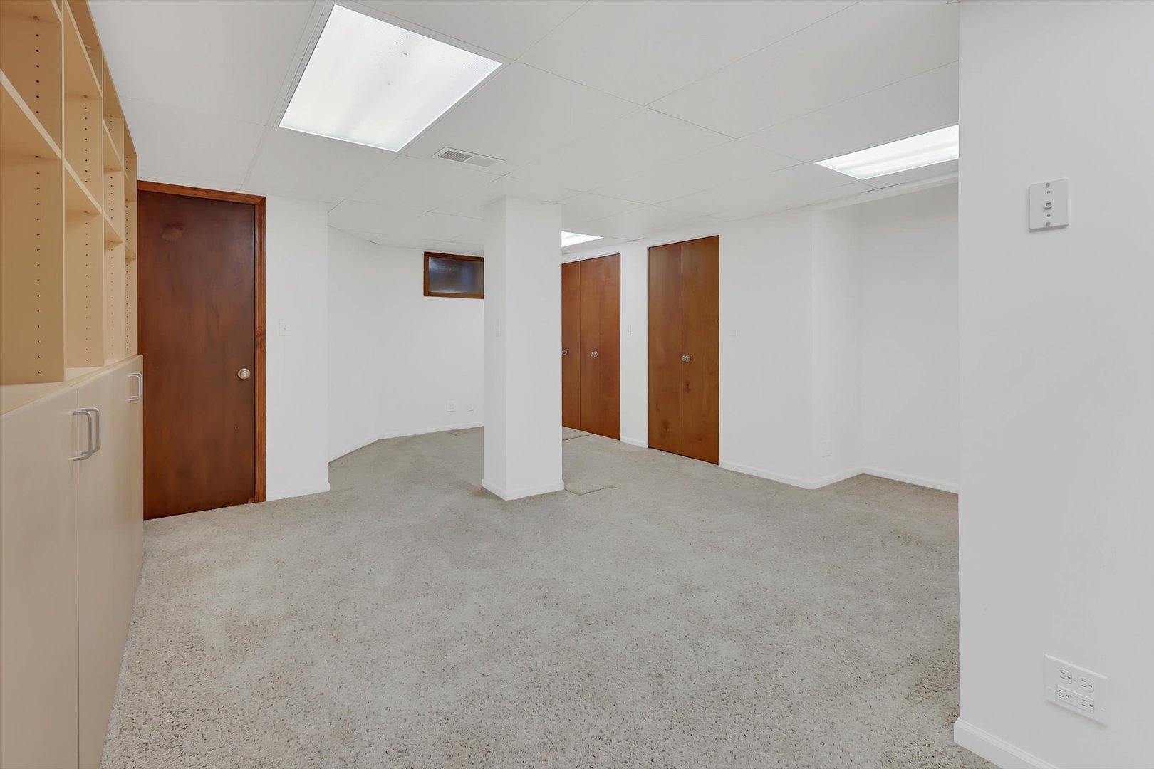 1034 N La Salle Drive Property Photo 47