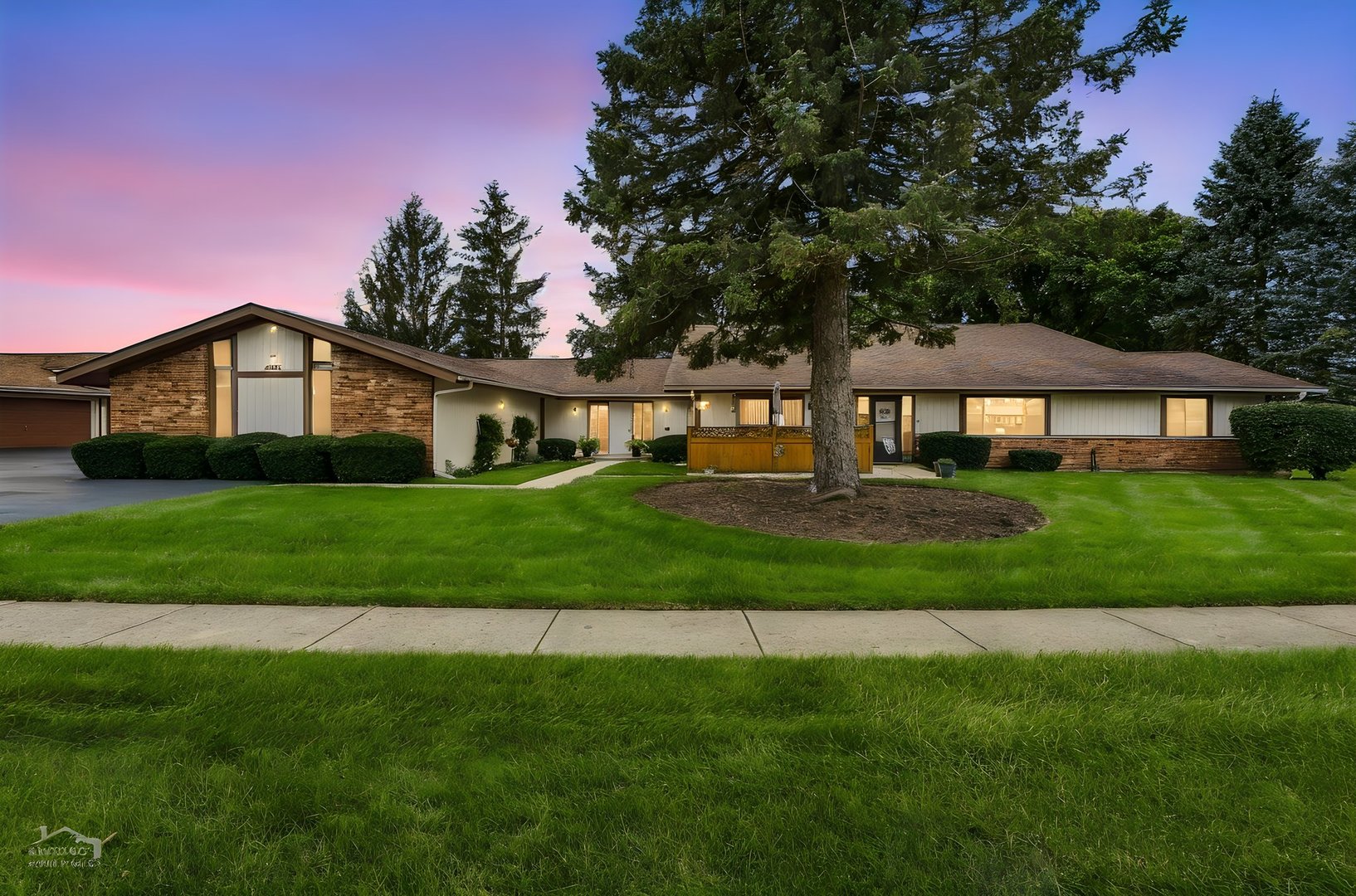 4905 W Oakwood Drive D Property Photo 1