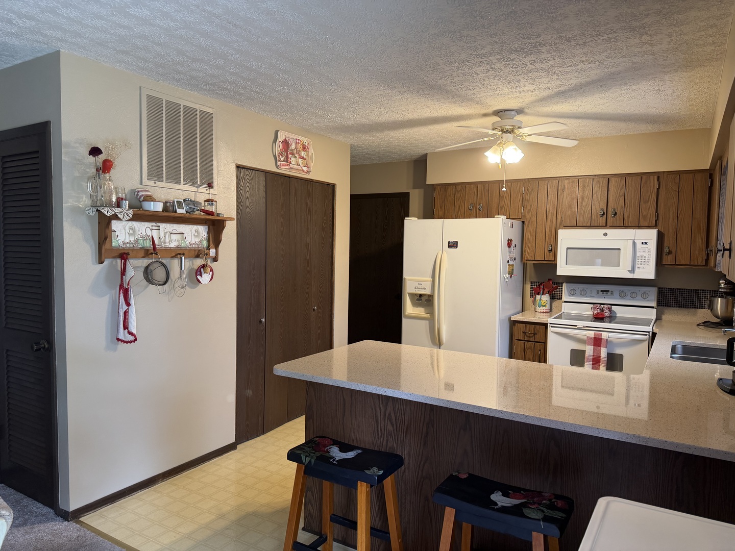 374 Northwood Lane Property Photo 5