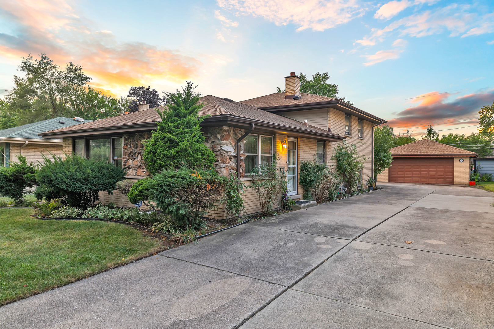 10220 S Kostner Avenue Property Photo 1