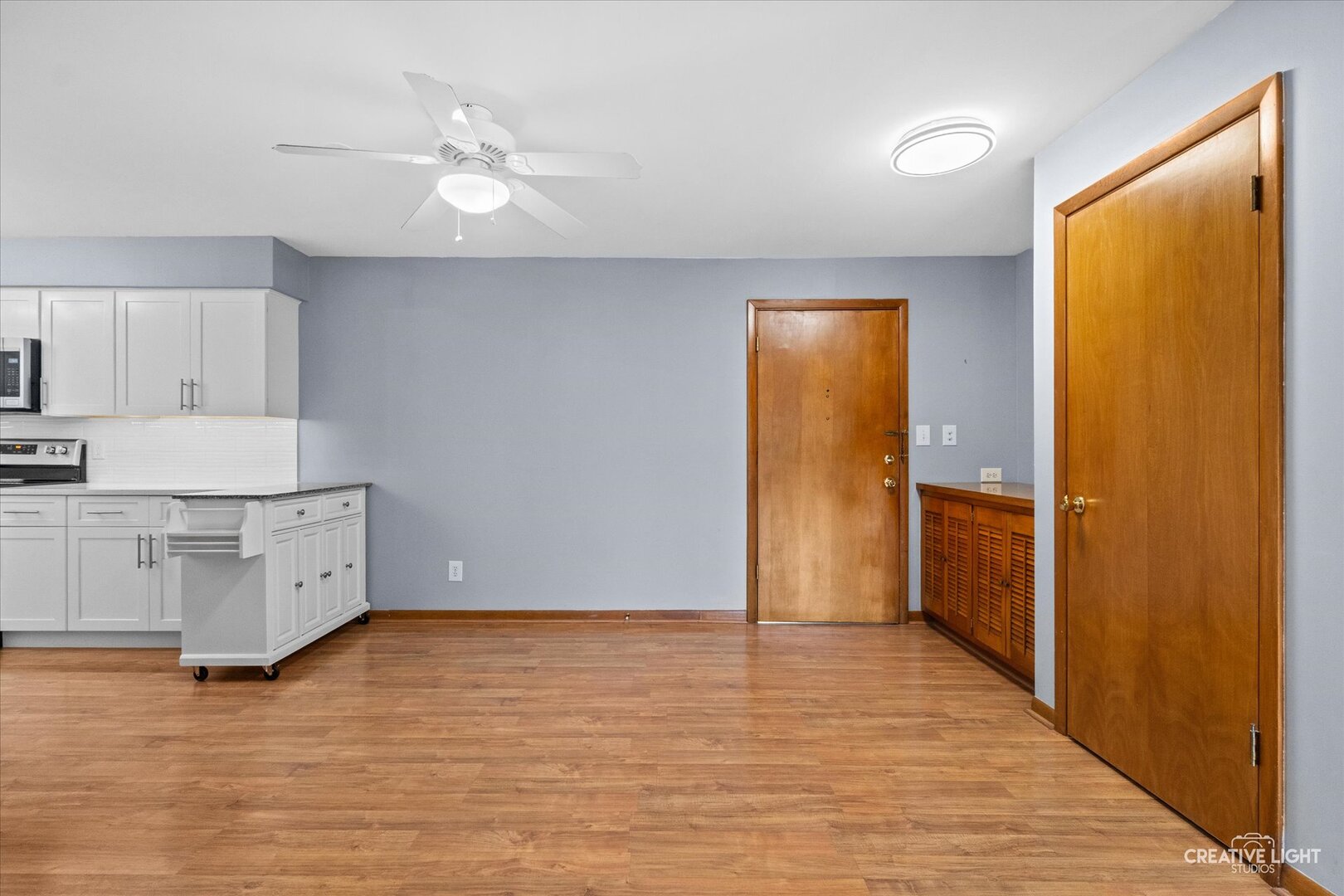 450 W Downer Place 2a Property Photo 6