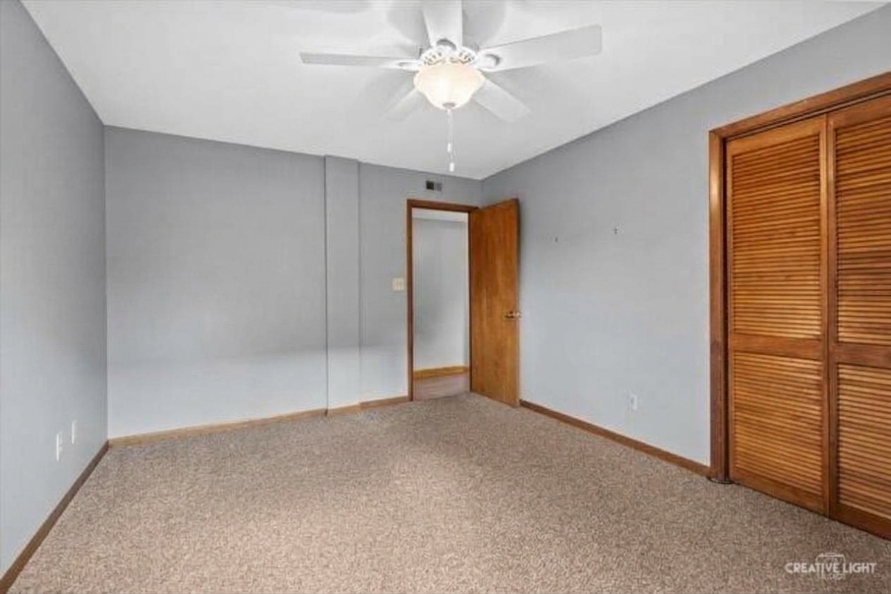 450 W Downer Place 2a Property Photo 12