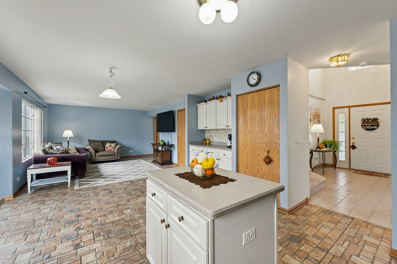 354 Settler Road Property Photo 8