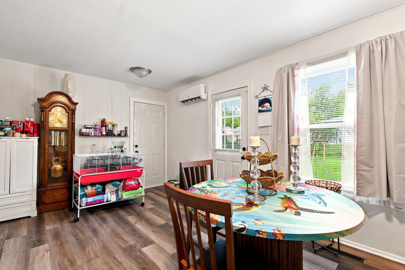 1672 Evergreen Avenue Property Photo 2