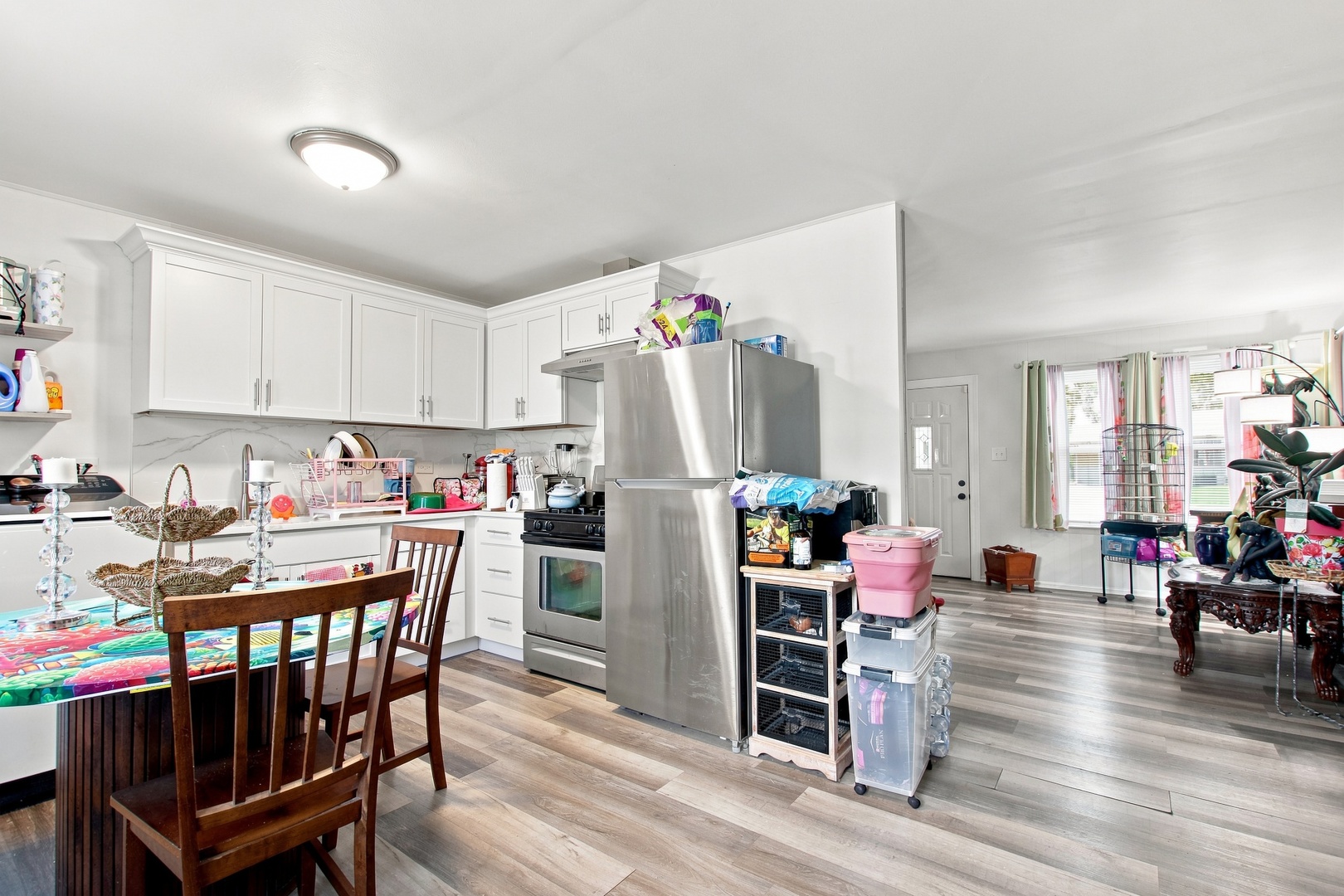1672 Evergreen Avenue Property Photo 3