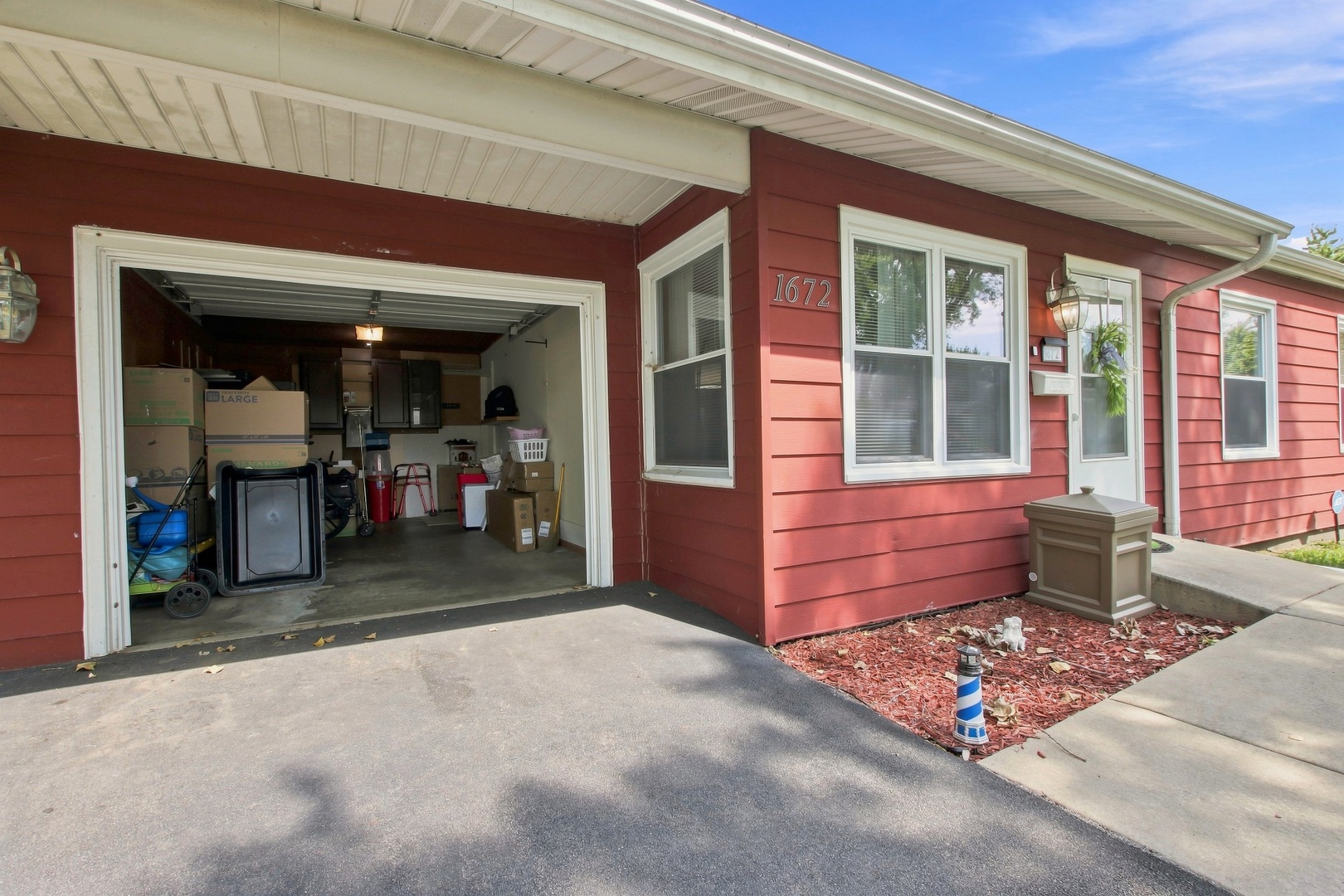 1672 Evergreen Avenue Property Photo 12